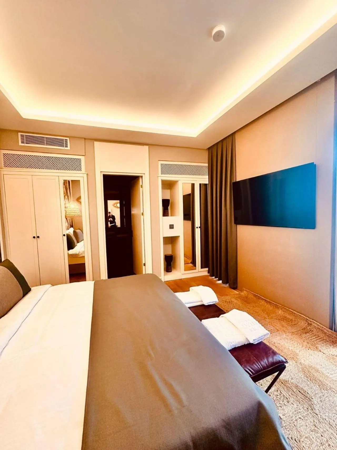 Photo of the whole room, Bed in The Highlight Bodrum