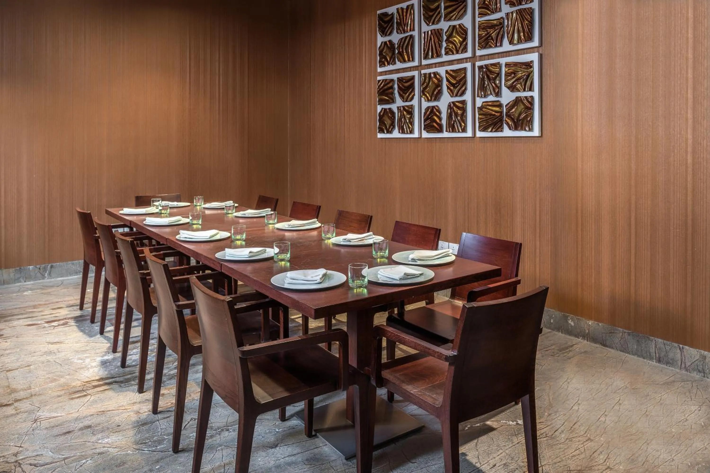 Restaurant/places to eat in Feathers- A Radha Hotel, Chennai