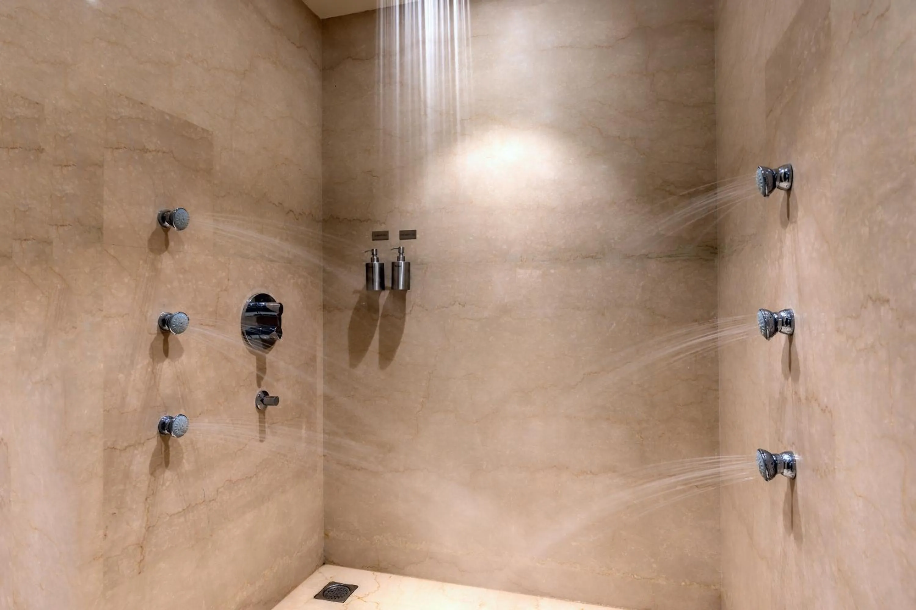 Spa and wellness centre/facilities in Feathers- A Radha Hotel, Chennai