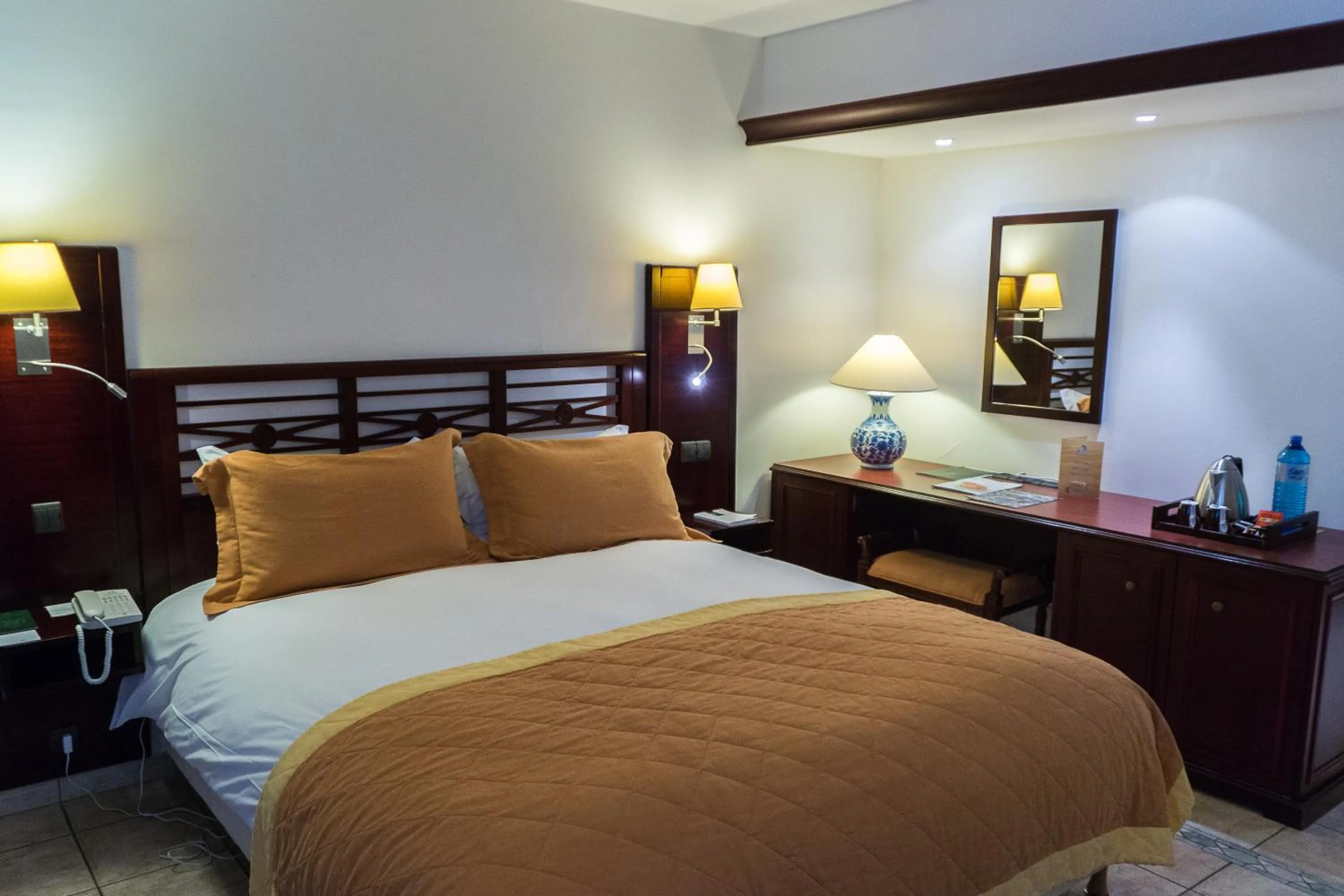 Photo of the whole room, Bed in Hotel Auberge de la Vieille Tour