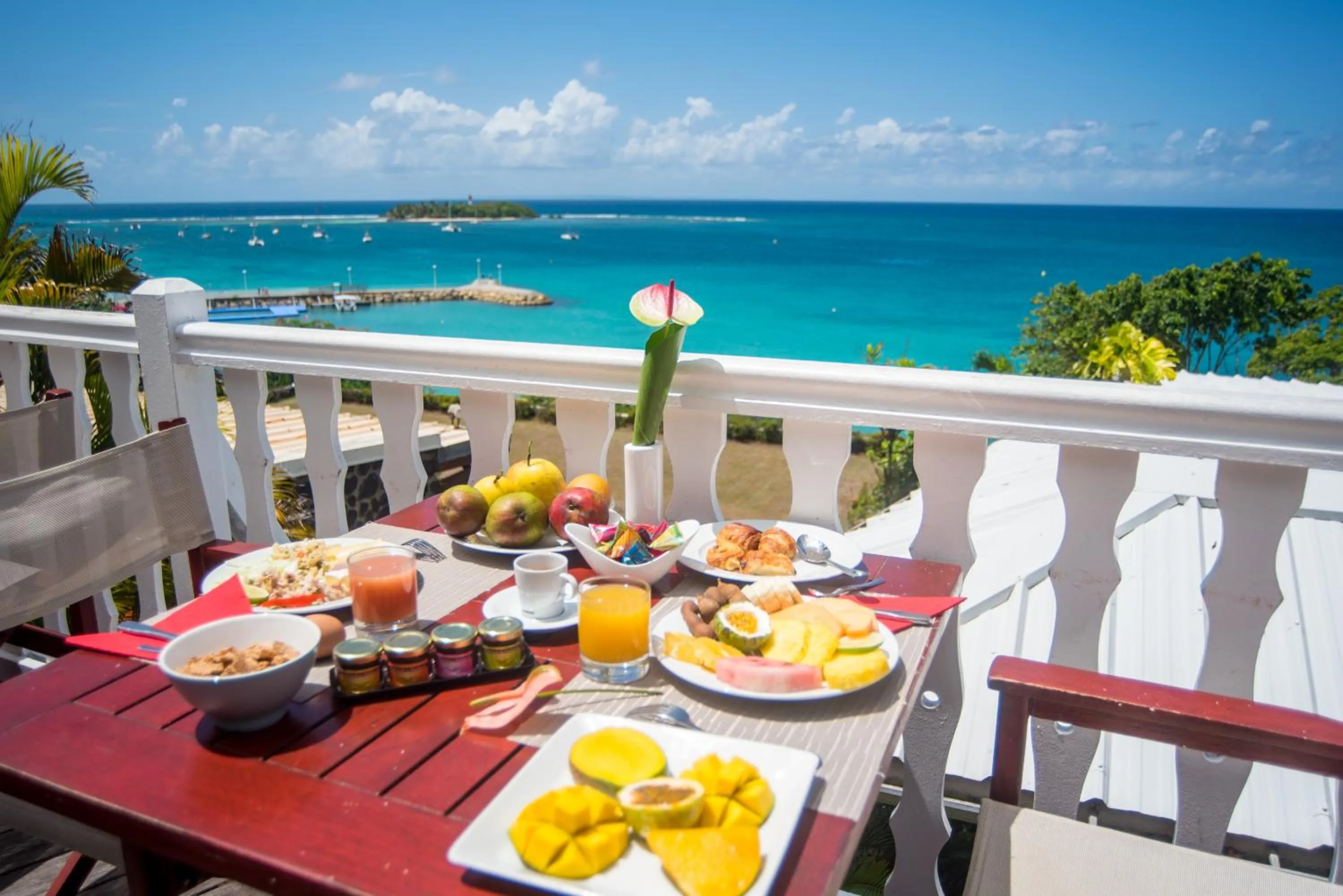 Buffet breakfast in Hotel Auberge de la Vieille Tour
