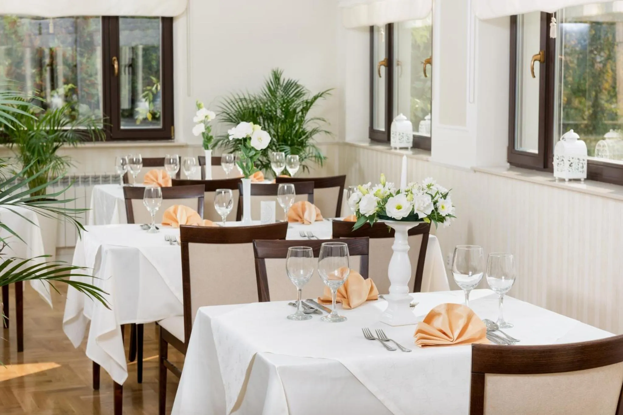 Restaurant/places to eat in Hotel Arkadia