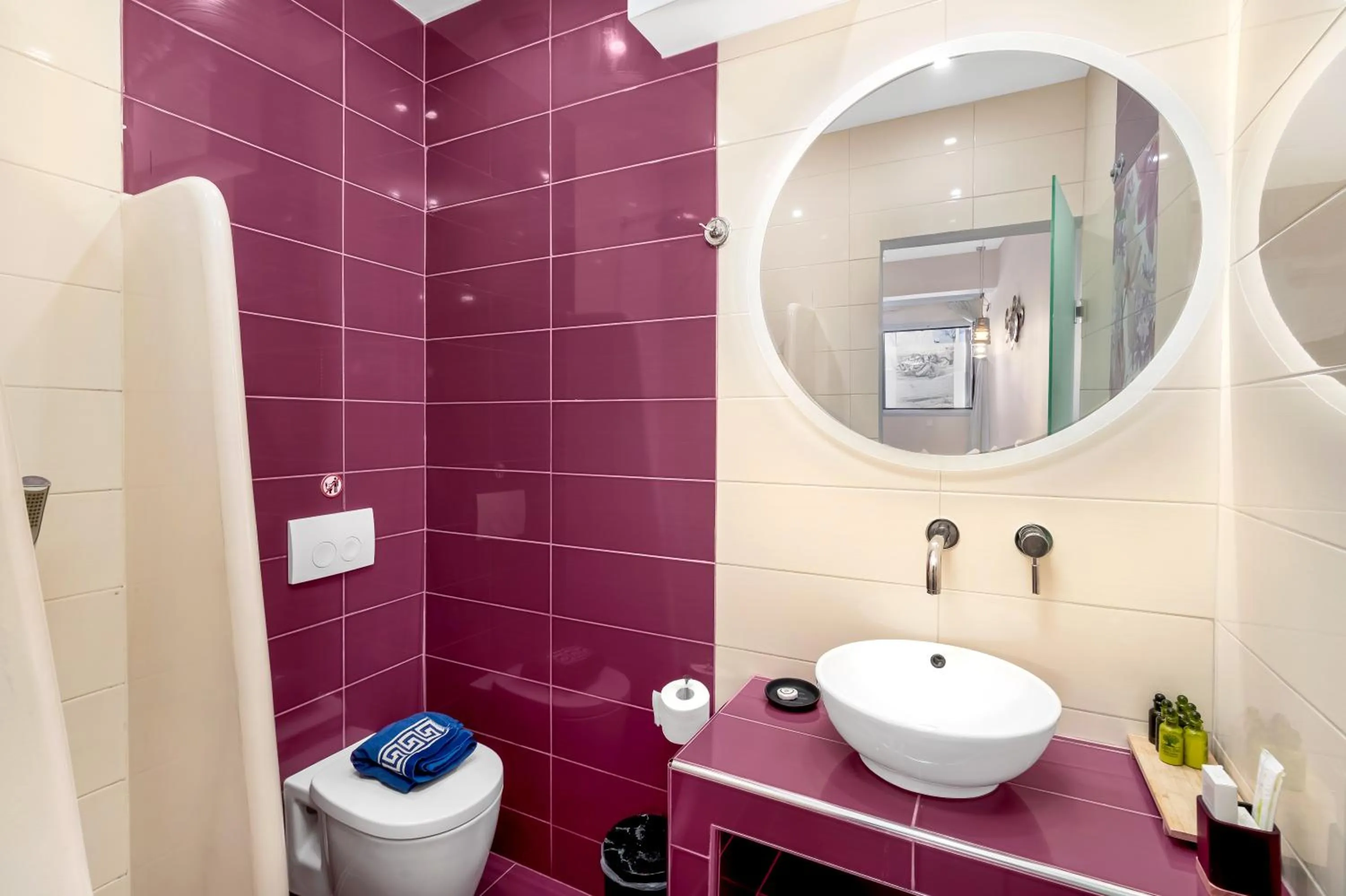 Bathroom in Oasis Hotel