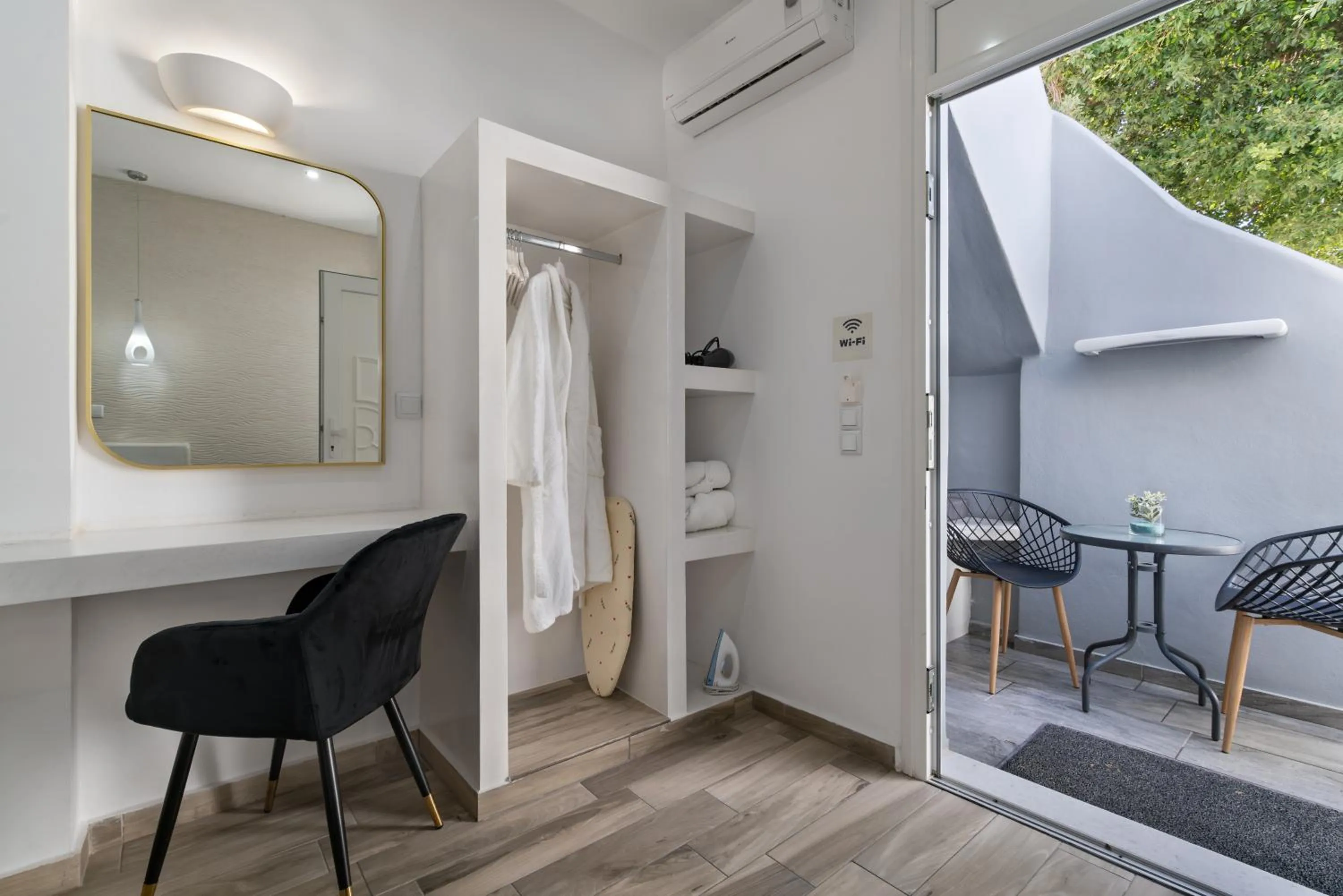 wardrobe in Oasis Hotel