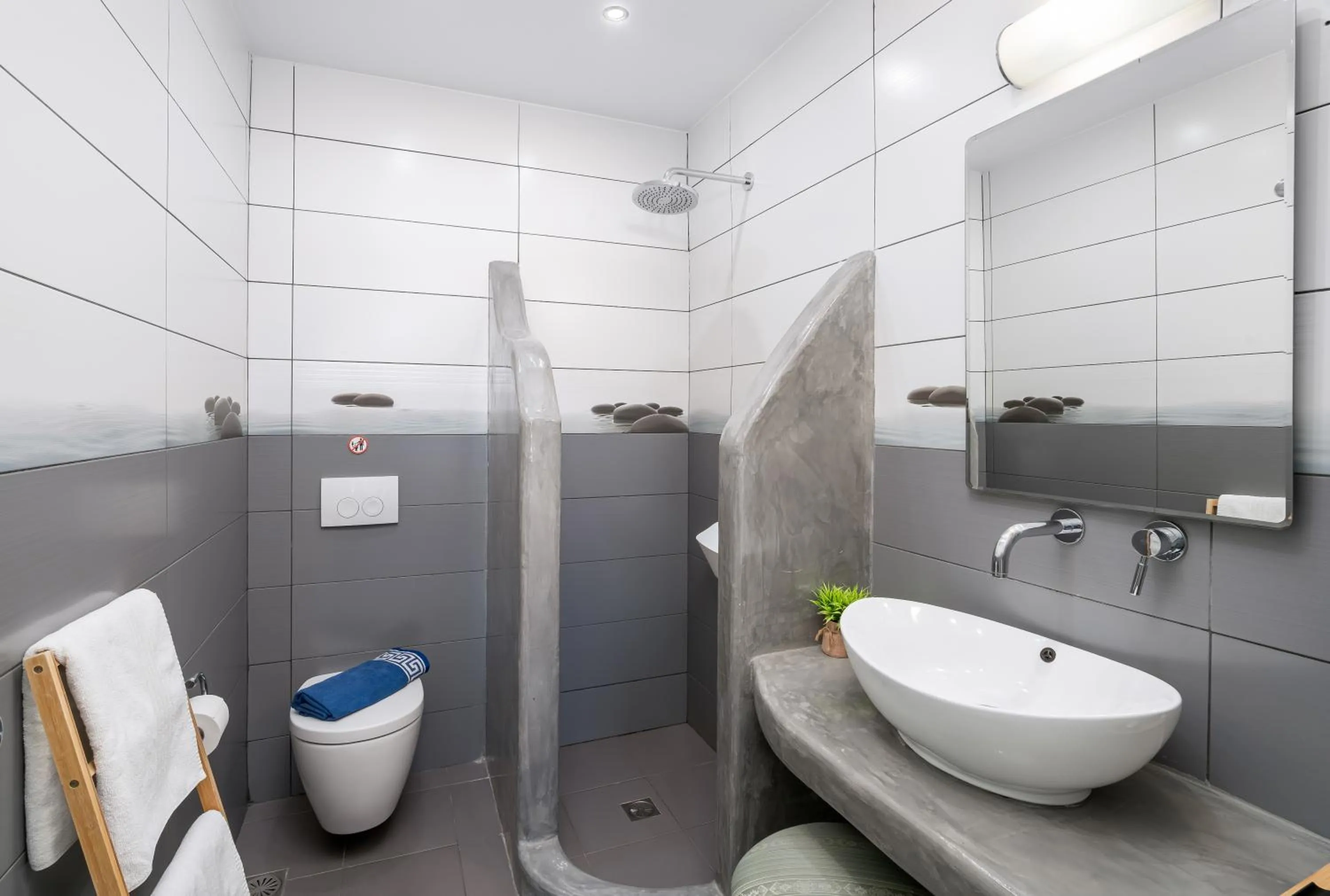 Bathroom in Oasis Hotel