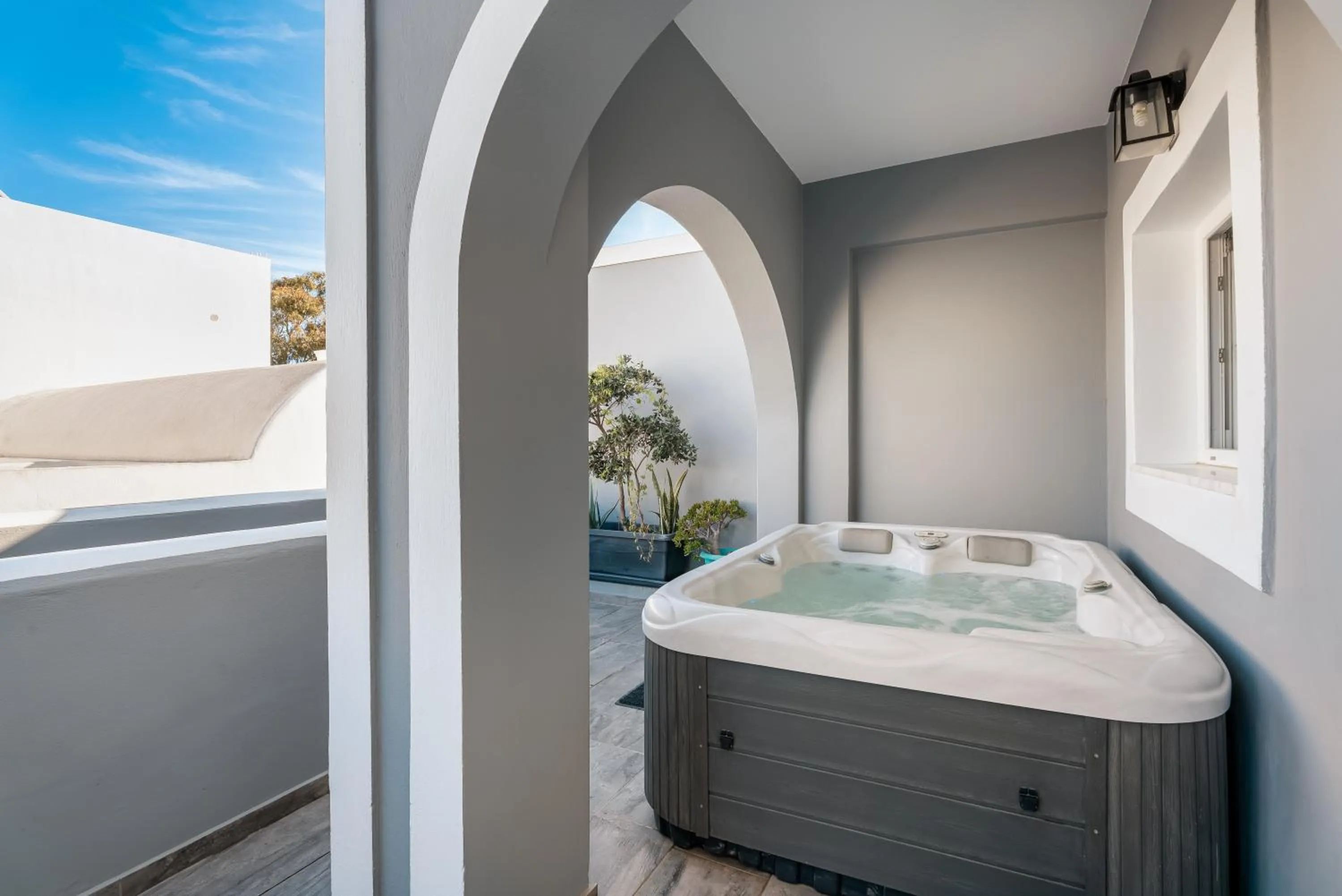 Hot Tub in Oasis Hotel