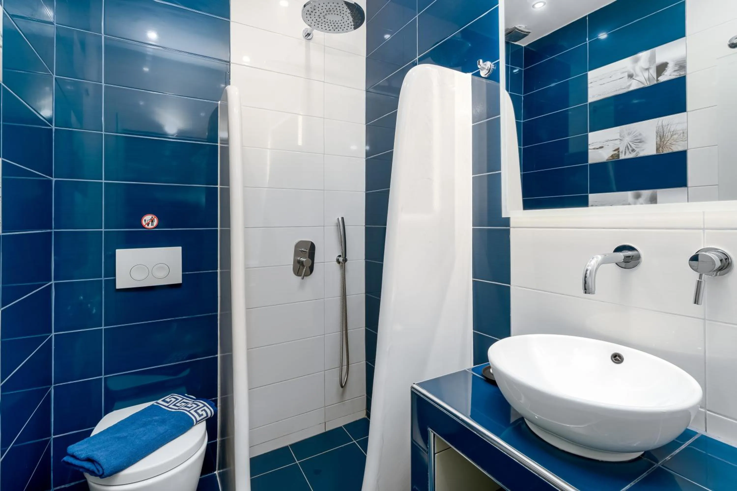 Bathroom in Oasis Hotel