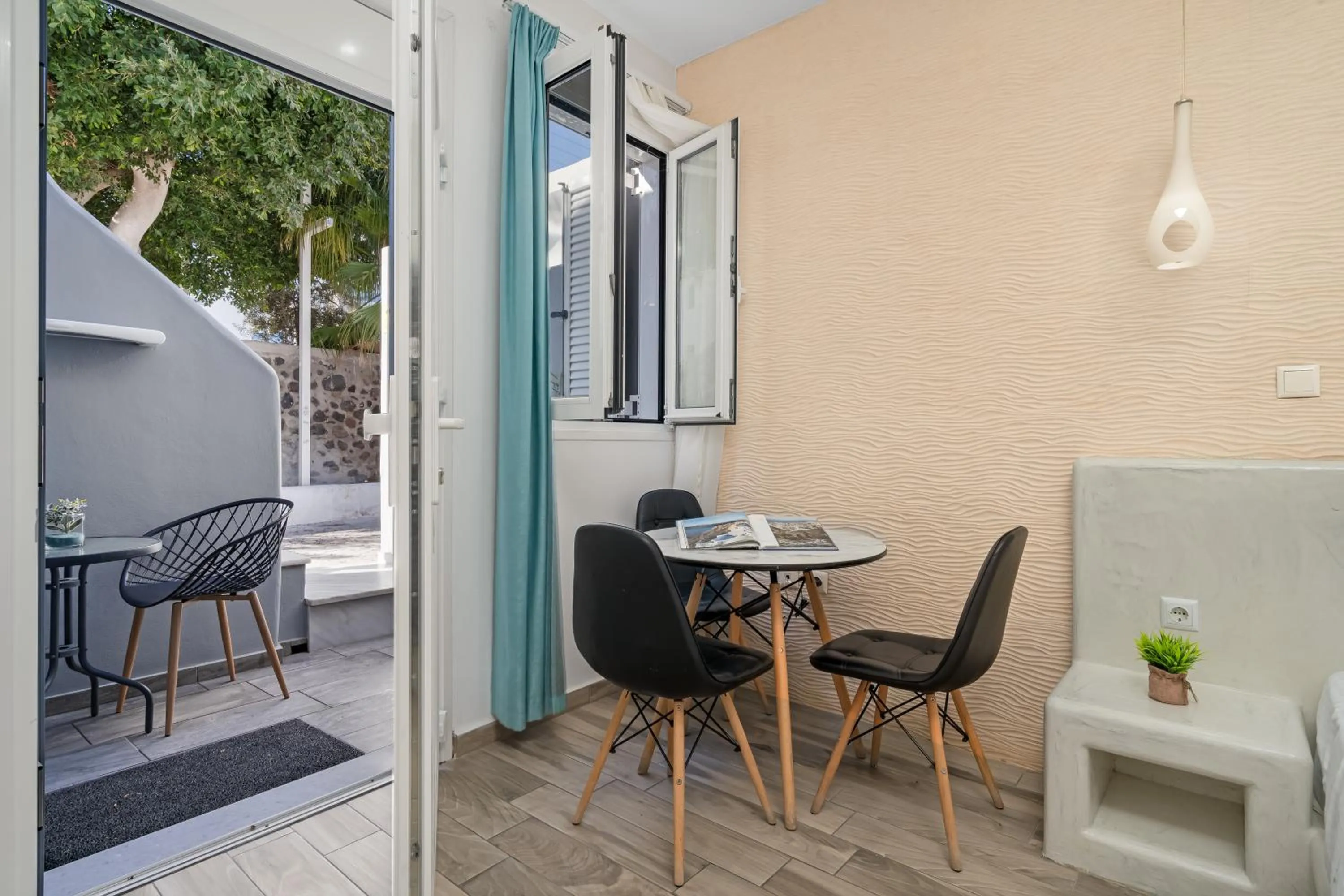 Seating area in Oasis Hotel