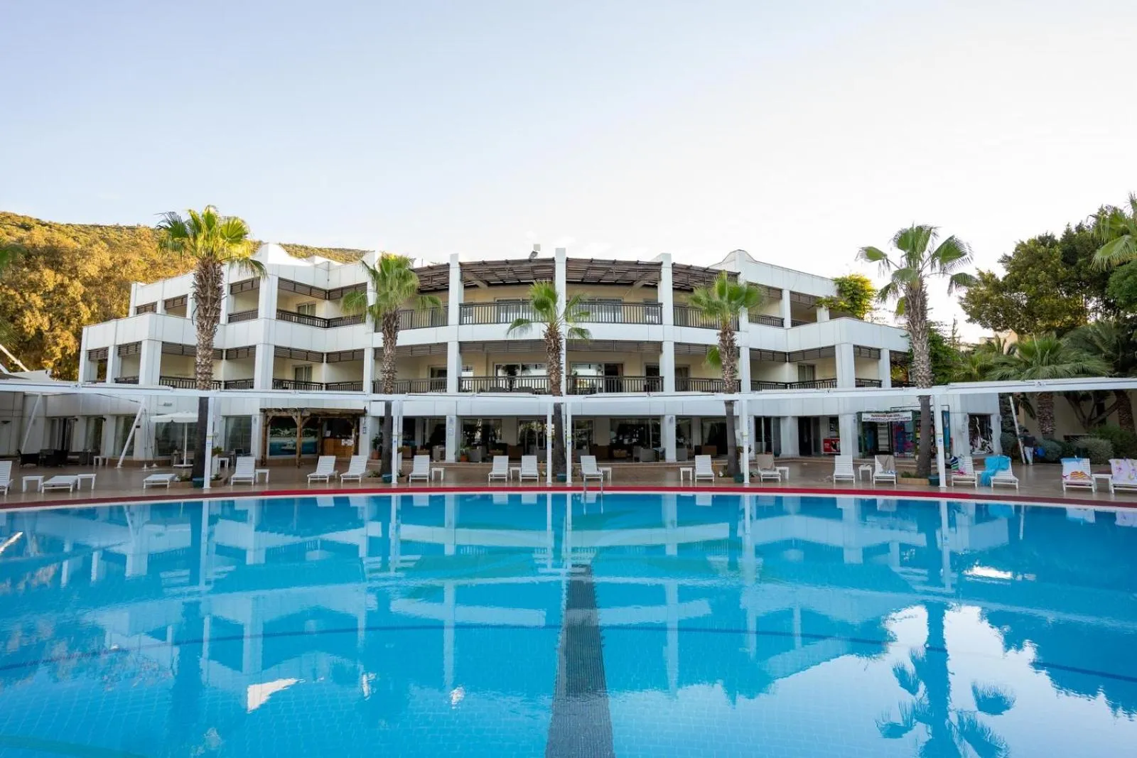 Property building in Latanya Park Resort