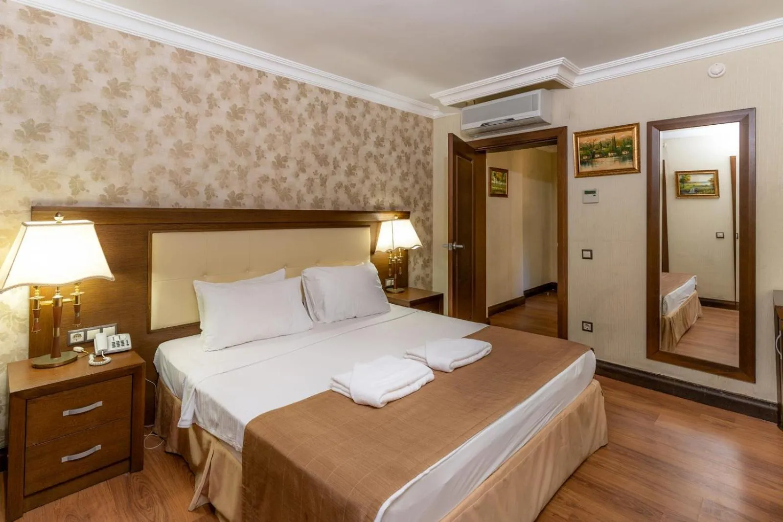 Photo of the whole room in Latanya Park Resort