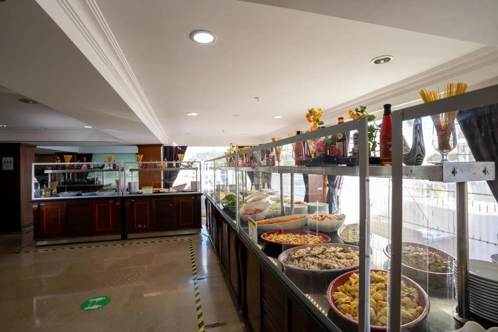 Restaurant/places to eat in Latanya Park Resort