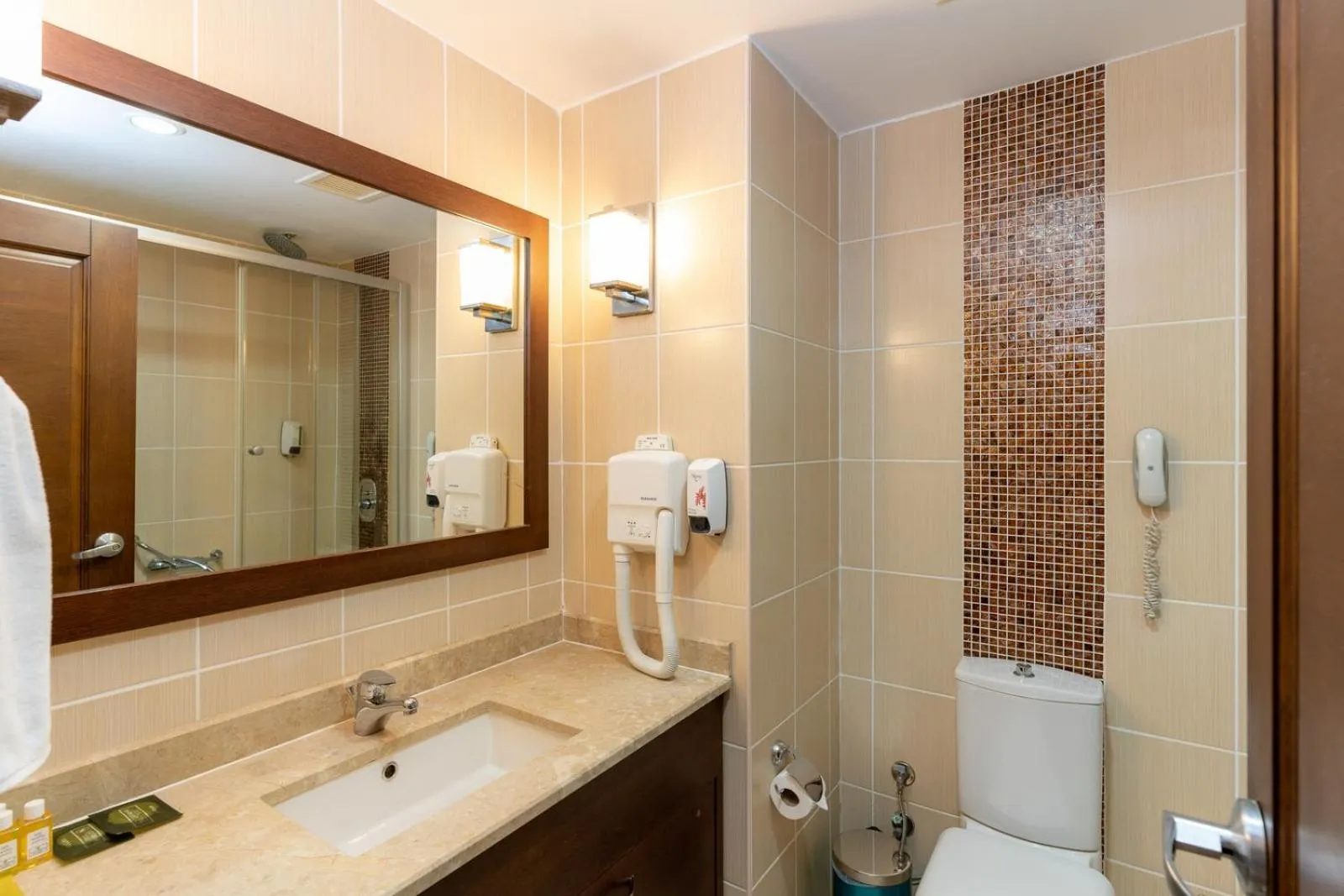 Bathroom in Latanya Park Resort