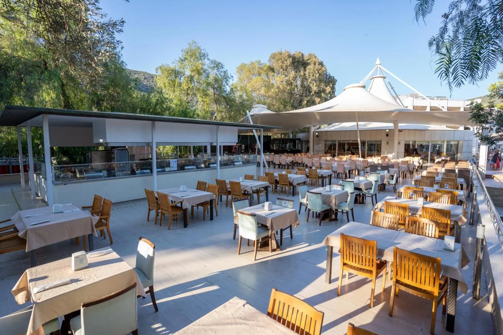 Restaurant/places to eat in Latanya Park Resort