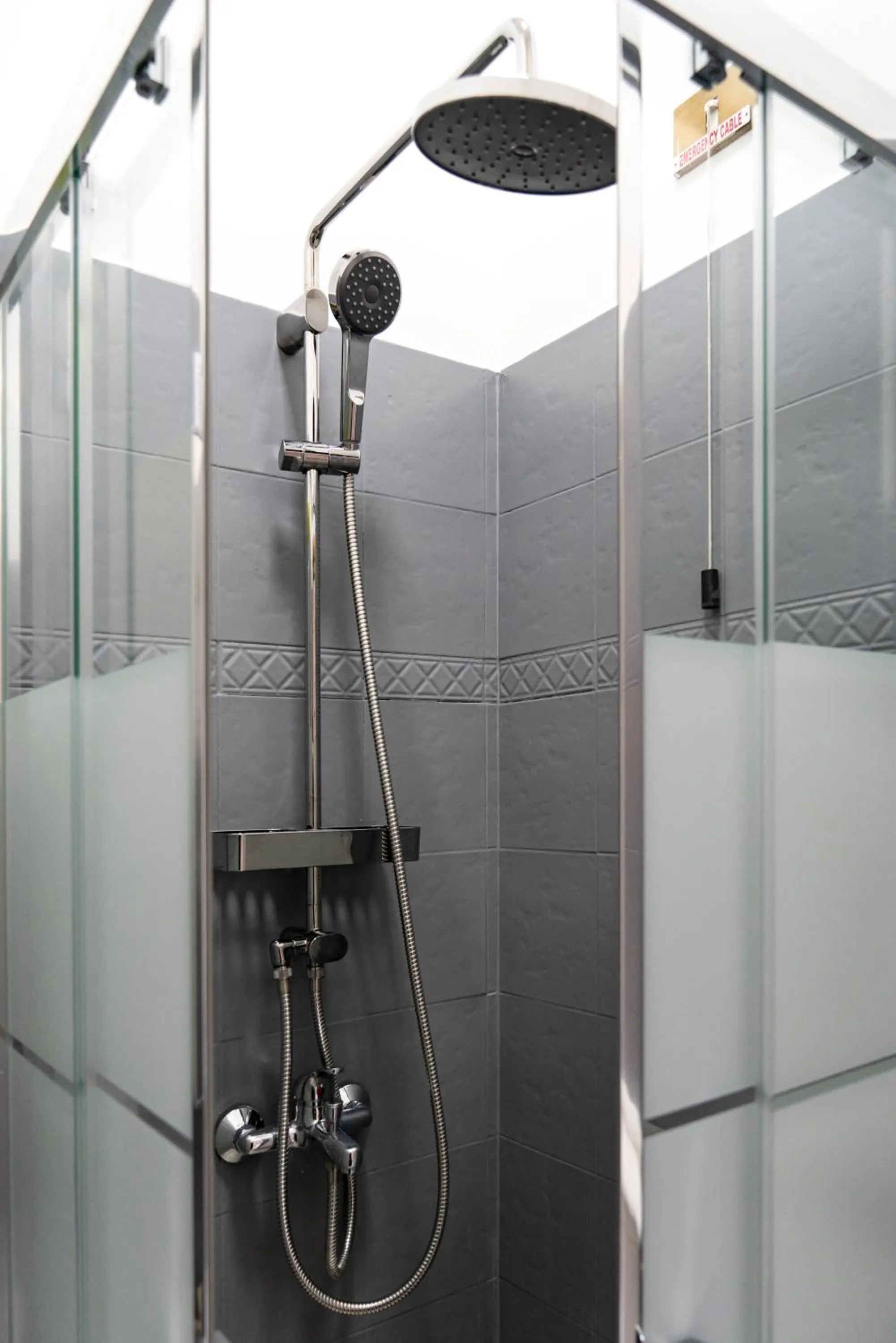 Shower in Merulana Star