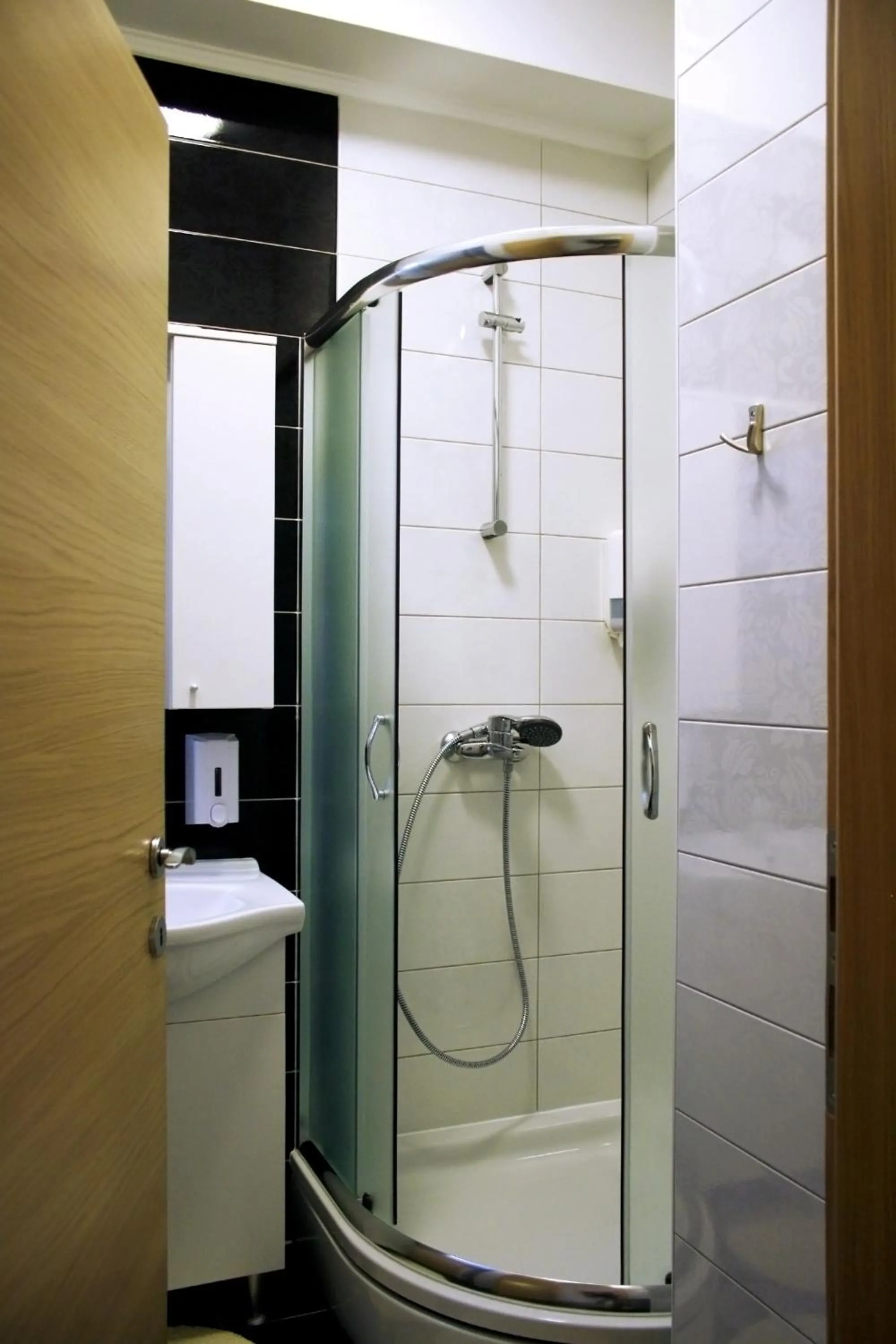 Toilet in Rooms Fitea
