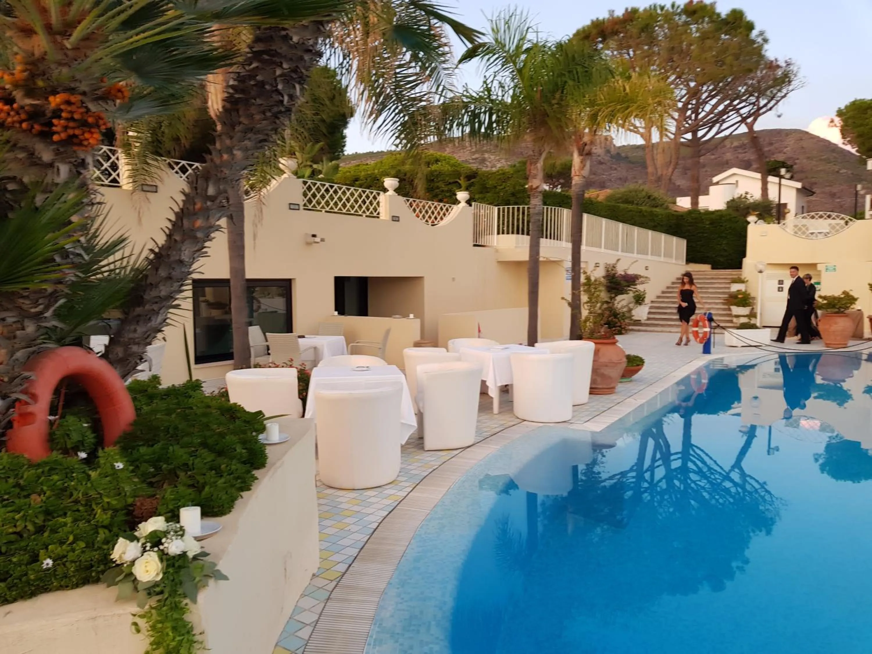 Restaurant/places to eat in Hotel La Playa