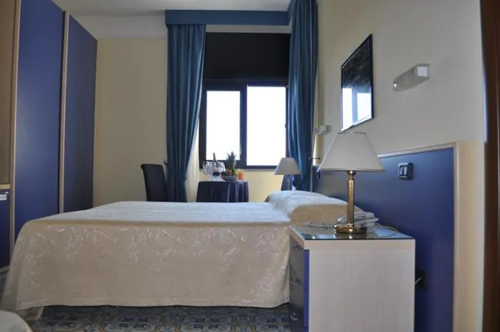 Bed in Hotel La Playa