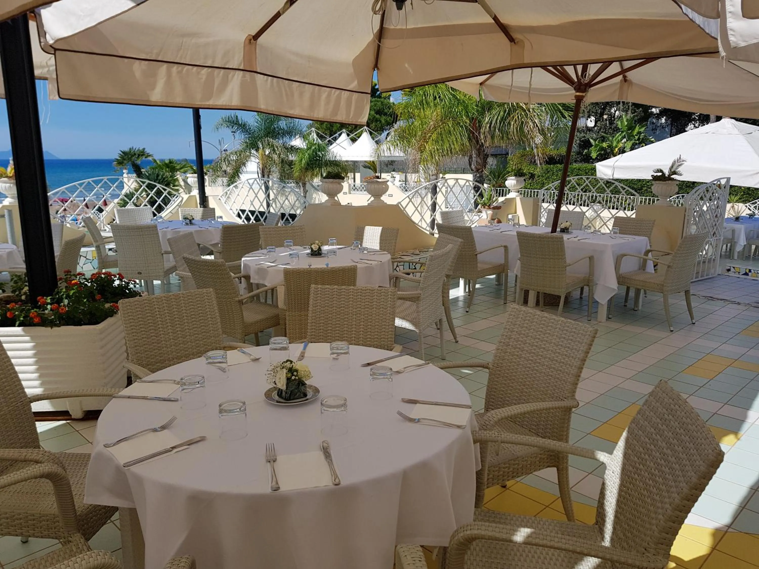 Patio in Hotel La Playa