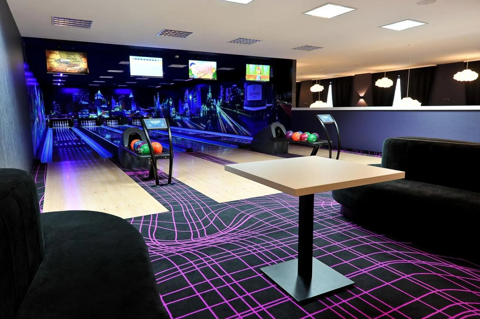 Bowling in Hotel Sękowski