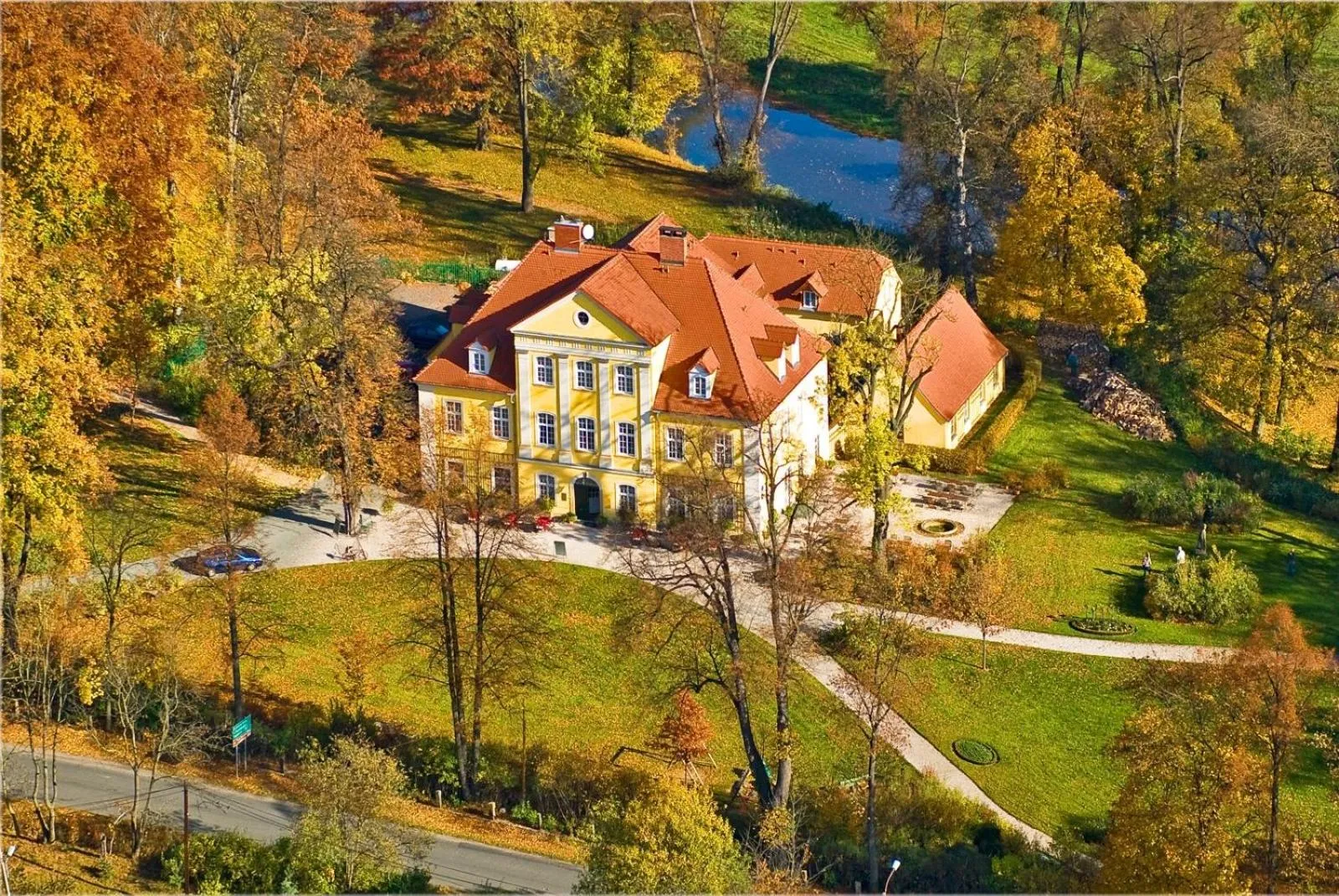 Bird's eye view in Pałac Łomnica Karkonosze - Schloss Lomnitz Riesengebirge