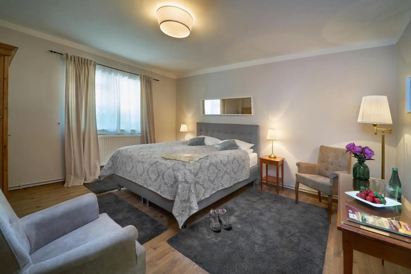 Photo of the whole room, Bed in Pałac Łomnica Karkonosze - Schloss Lomnitz Riesengebirge