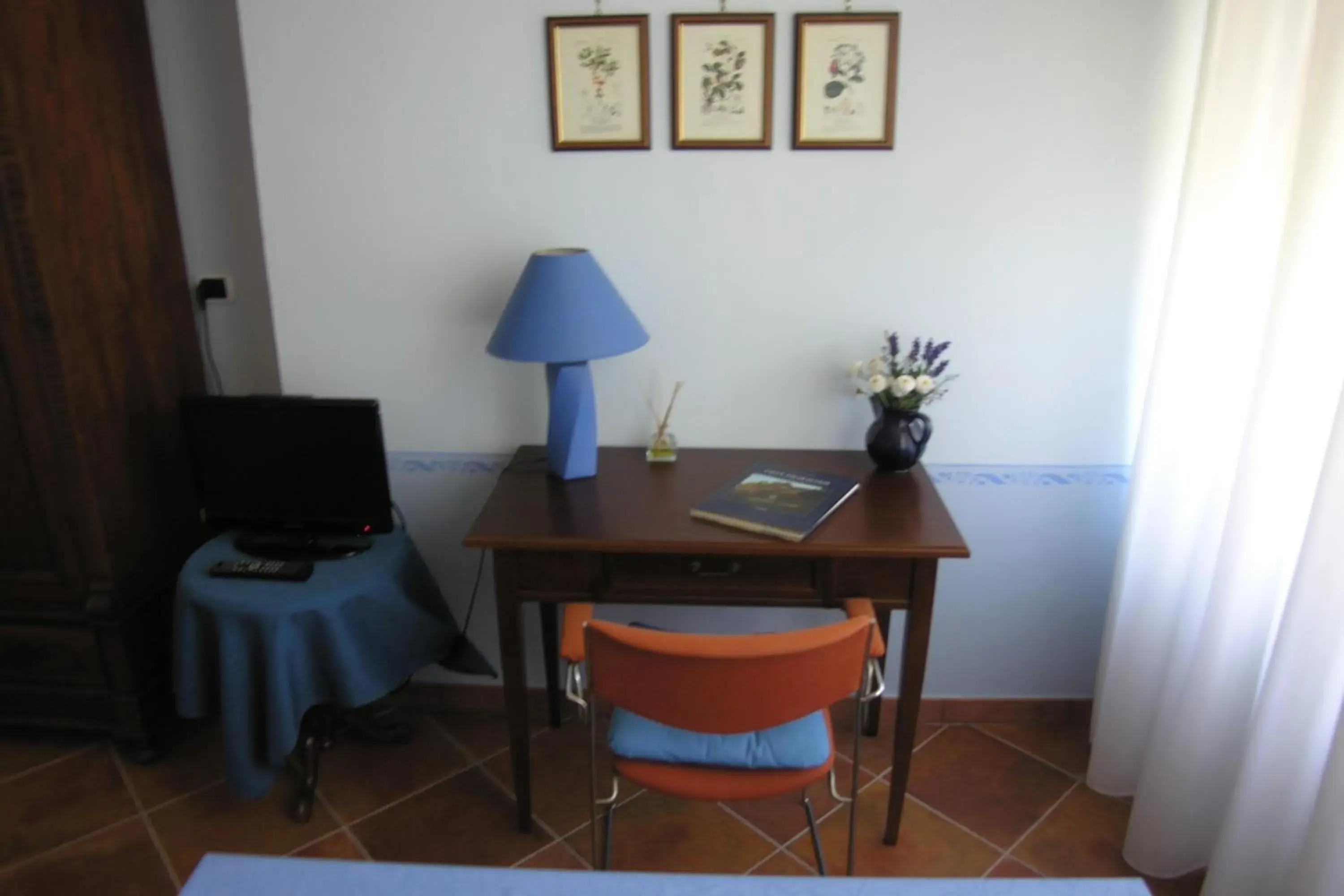 Studio (2 Adults) - single occupancy in Villa D'Azeglio Studio (2 Adults) - single occupancy in Villa D'Azeglio
