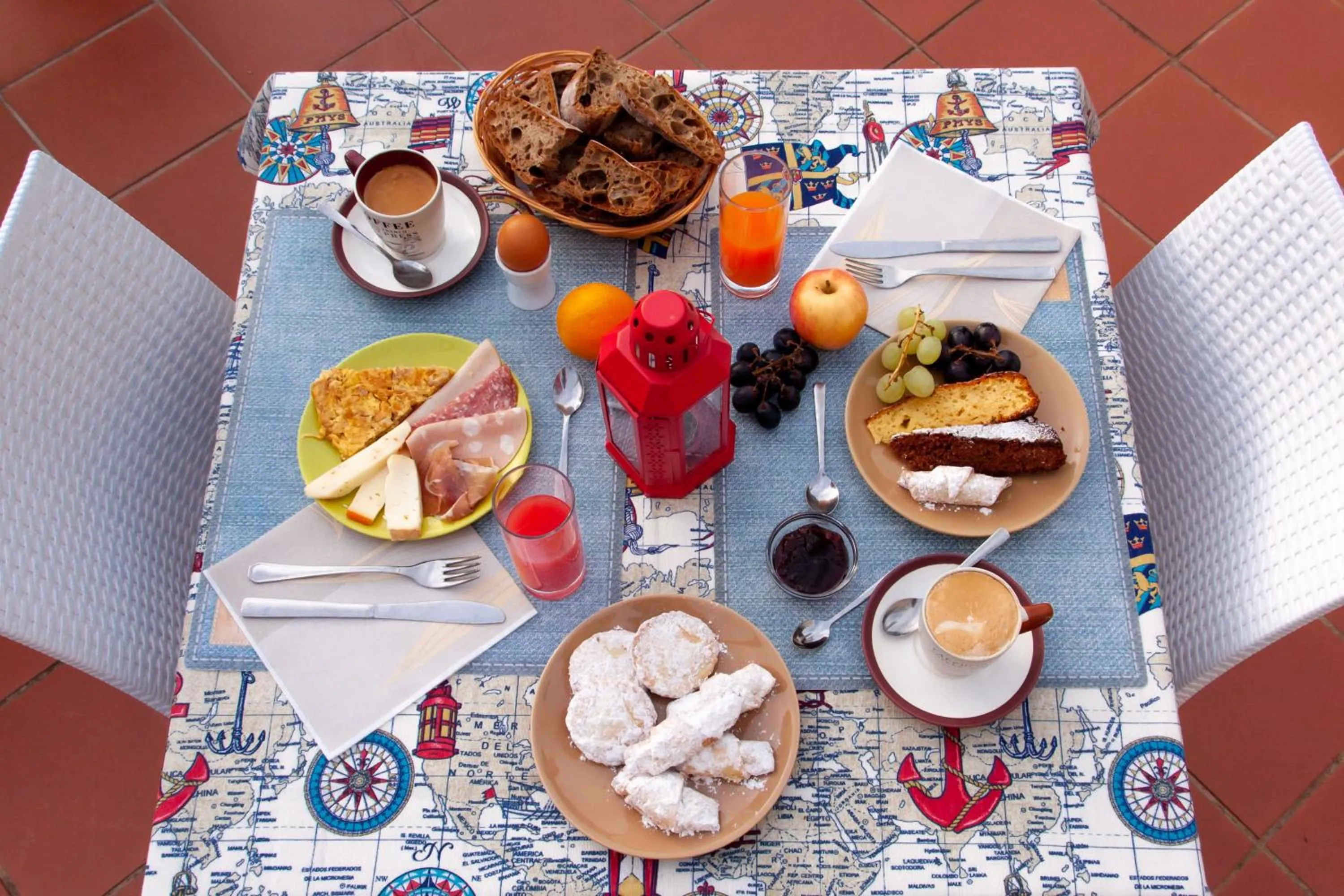 Buffet breakfast in B&B Vignola