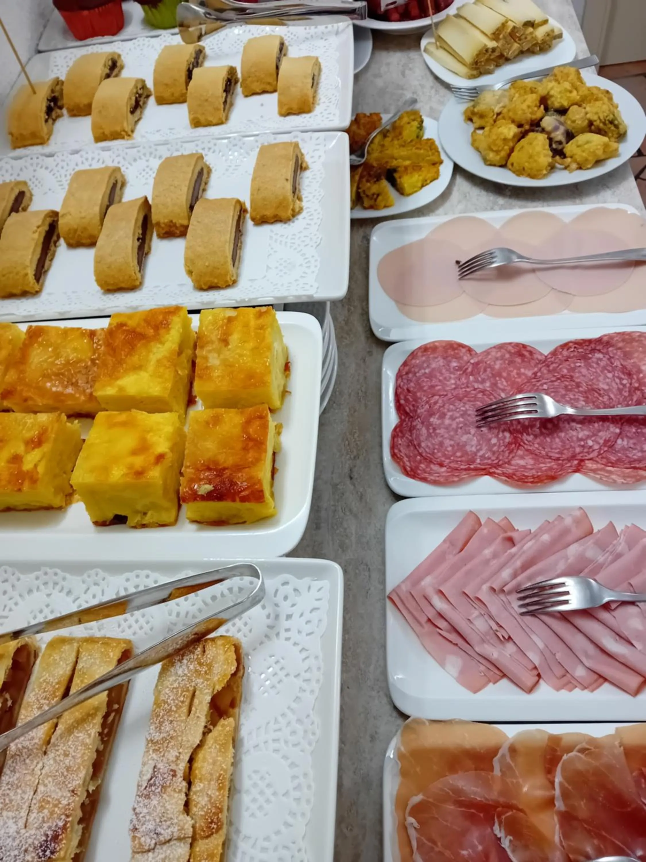 Buffet breakfast in B&B Vignola