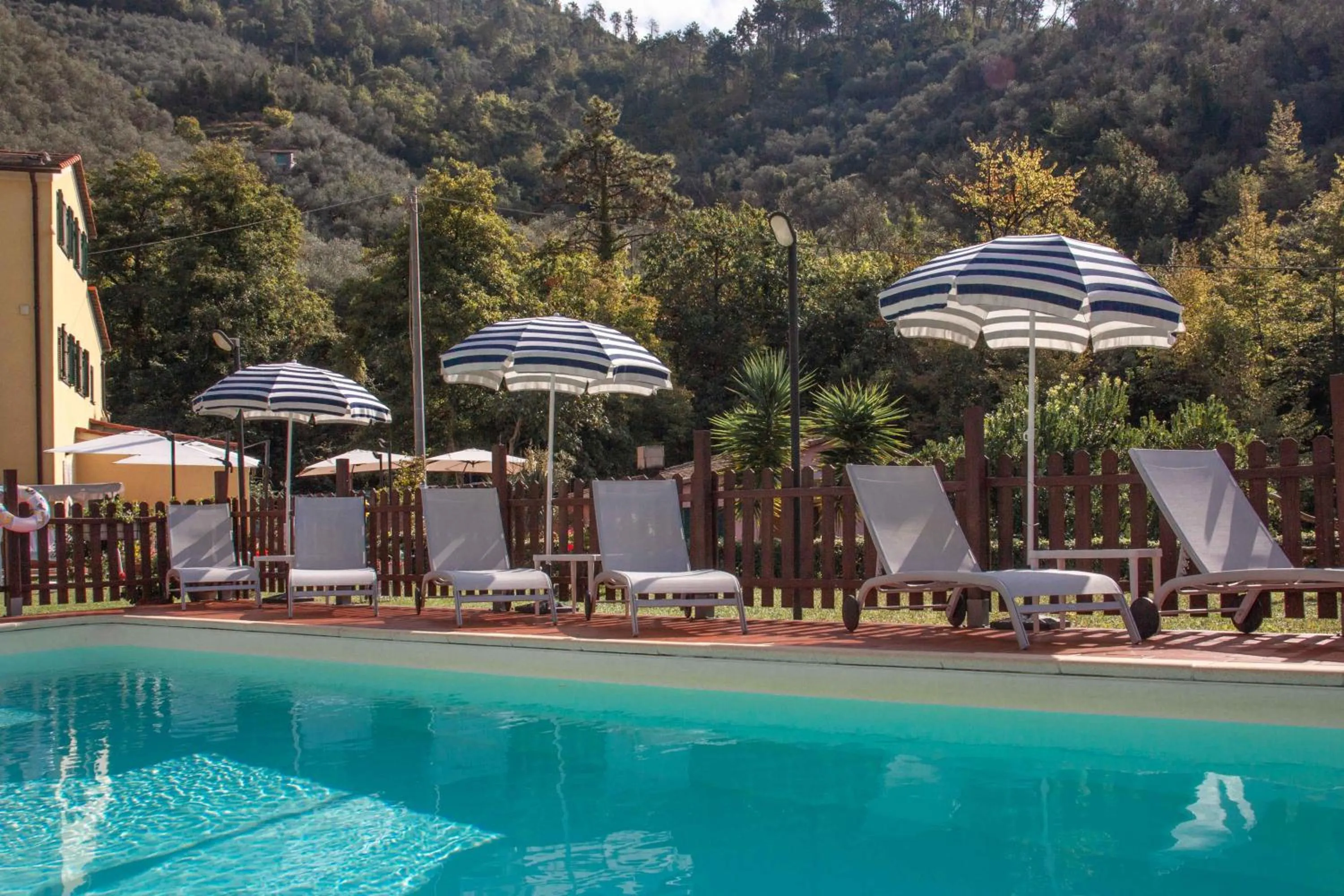 Pool view in B&B Vignola