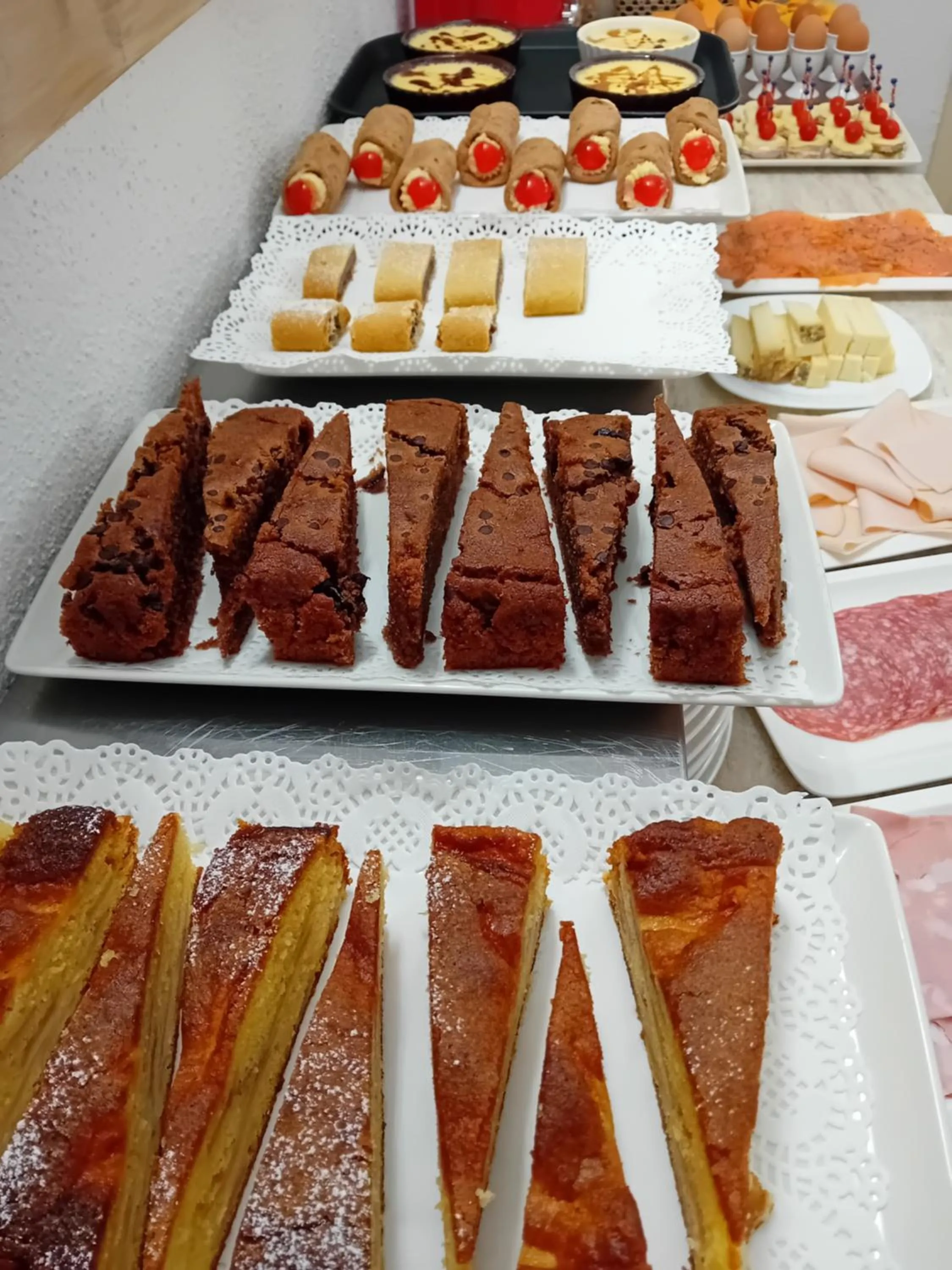 Buffet breakfast in B&B Vignola