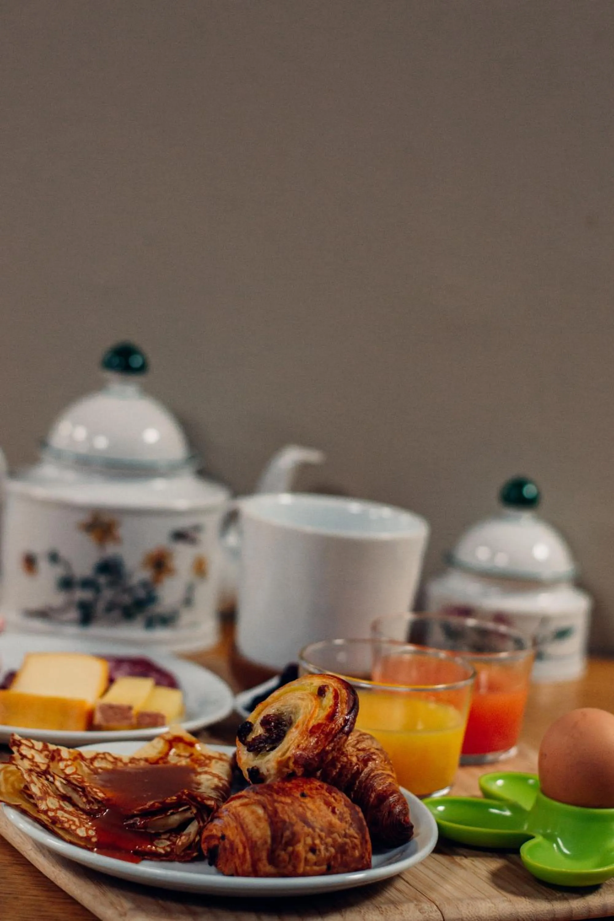 Buffet breakfast in Garden Apparts Rennes Centre Gare