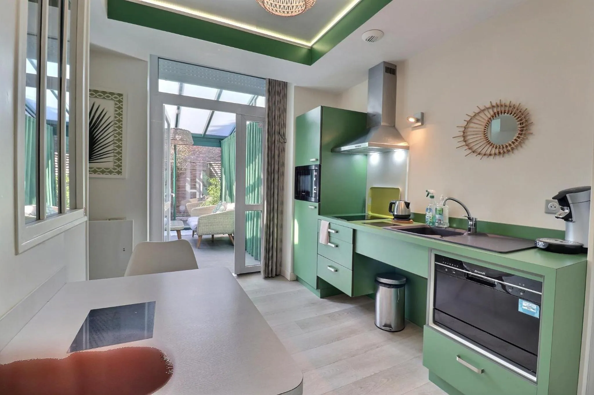 Kitchen or kitchenette in Garden Apparts Rennes Centre Gare