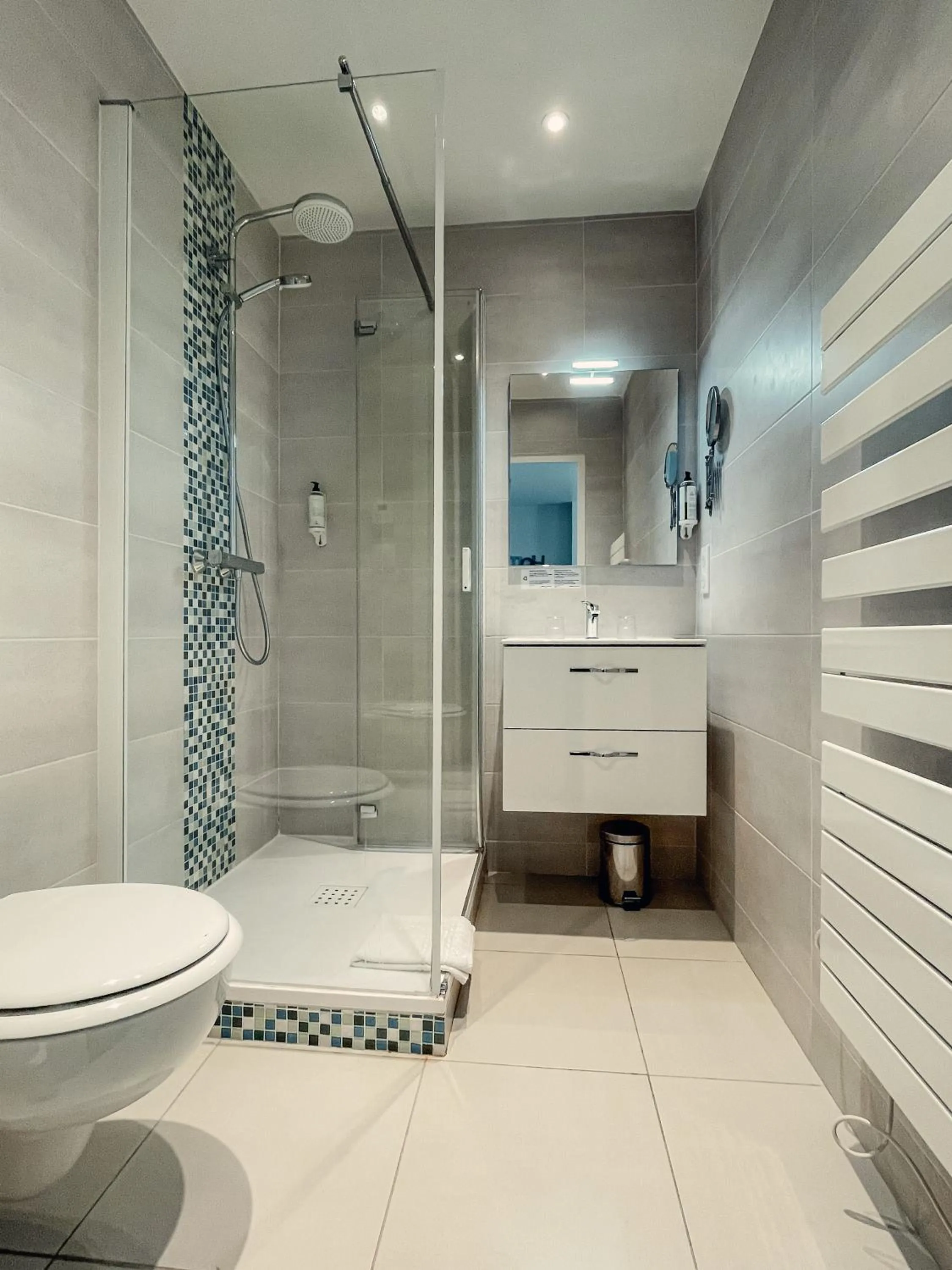 Bathroom in Garden Apparts Rennes Centre Gare