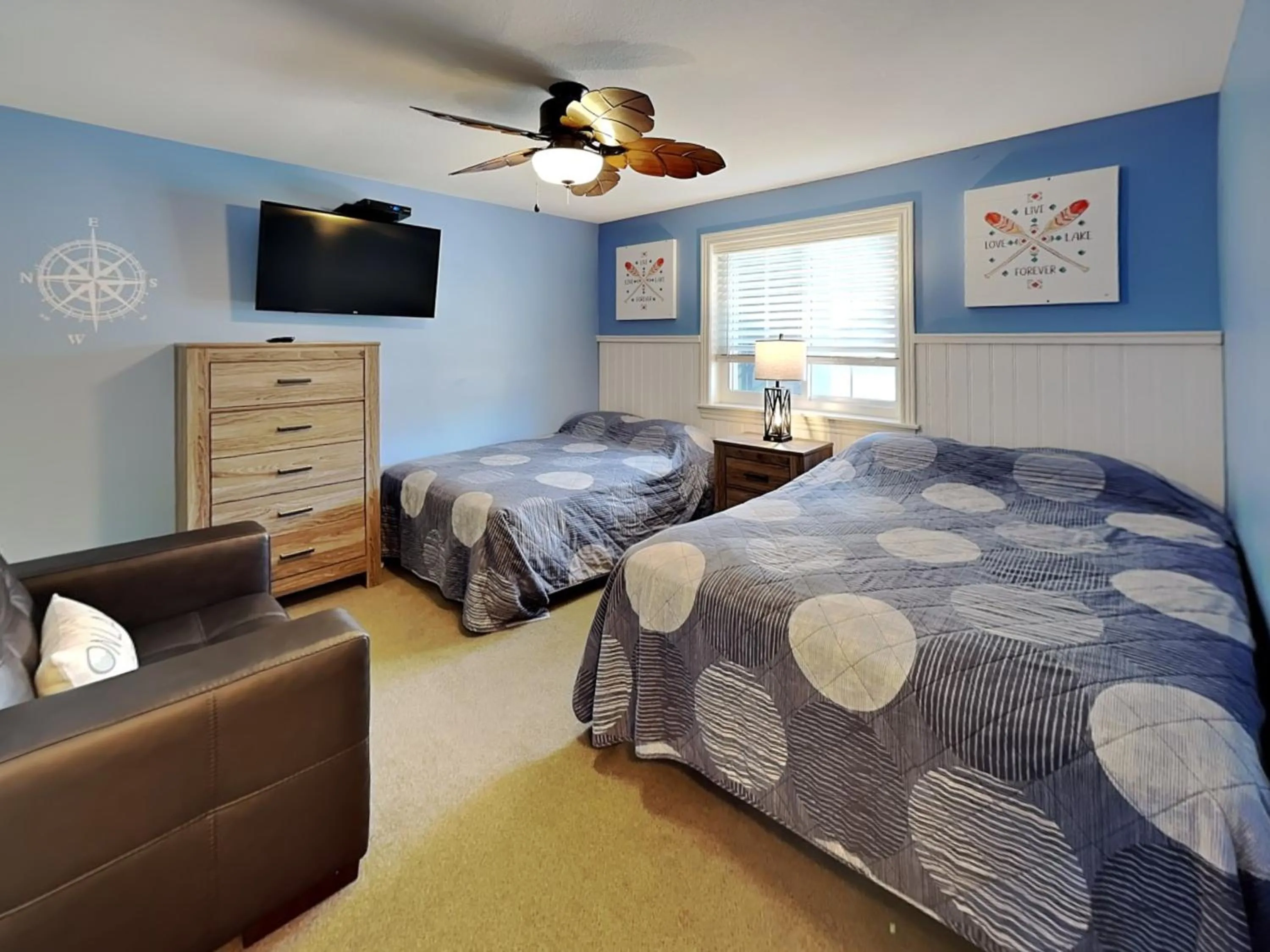 Bed in Put-in-Bay Waterfront Condo #104