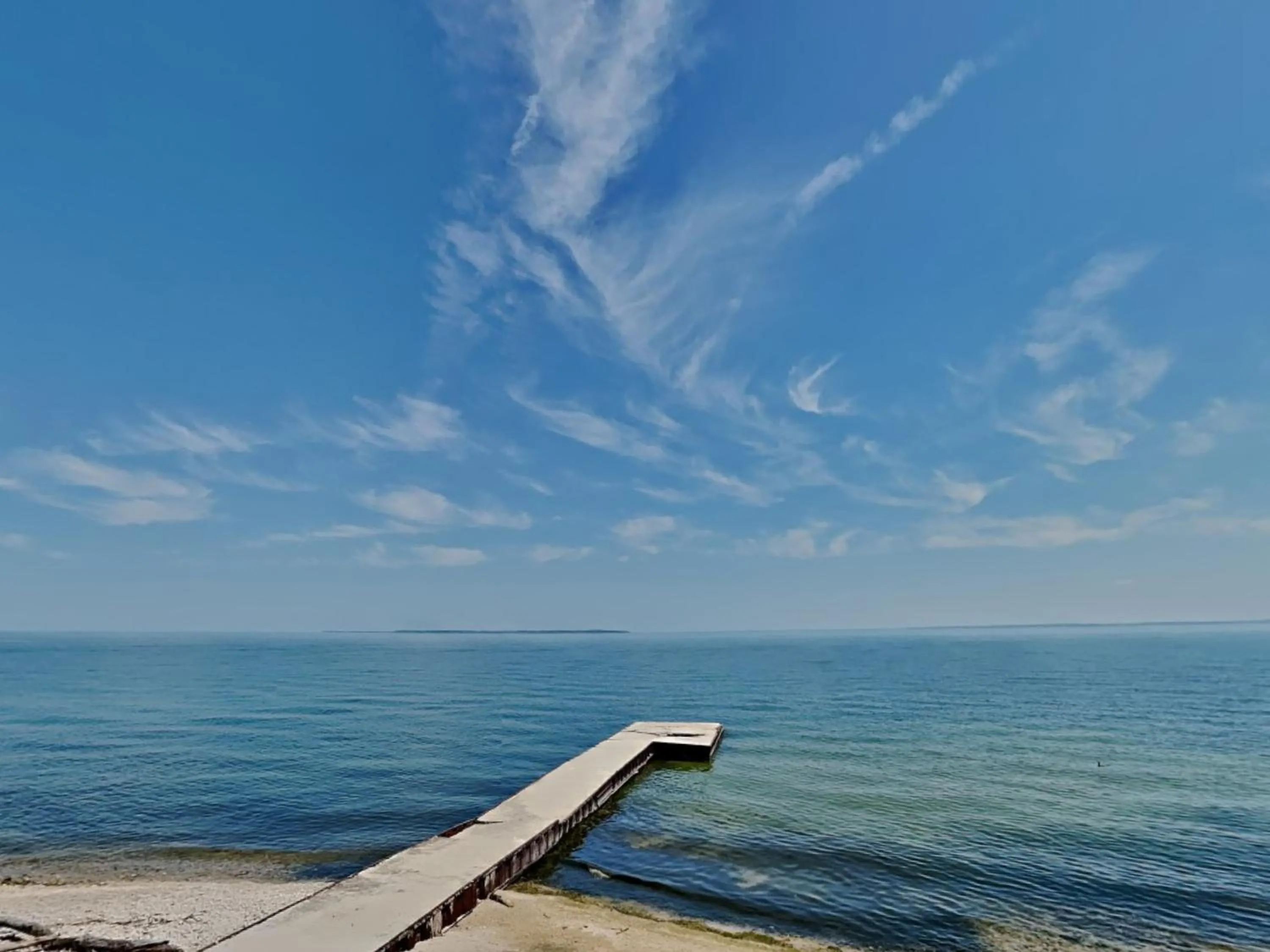 Put-in-Bay Waterfront Condo #104