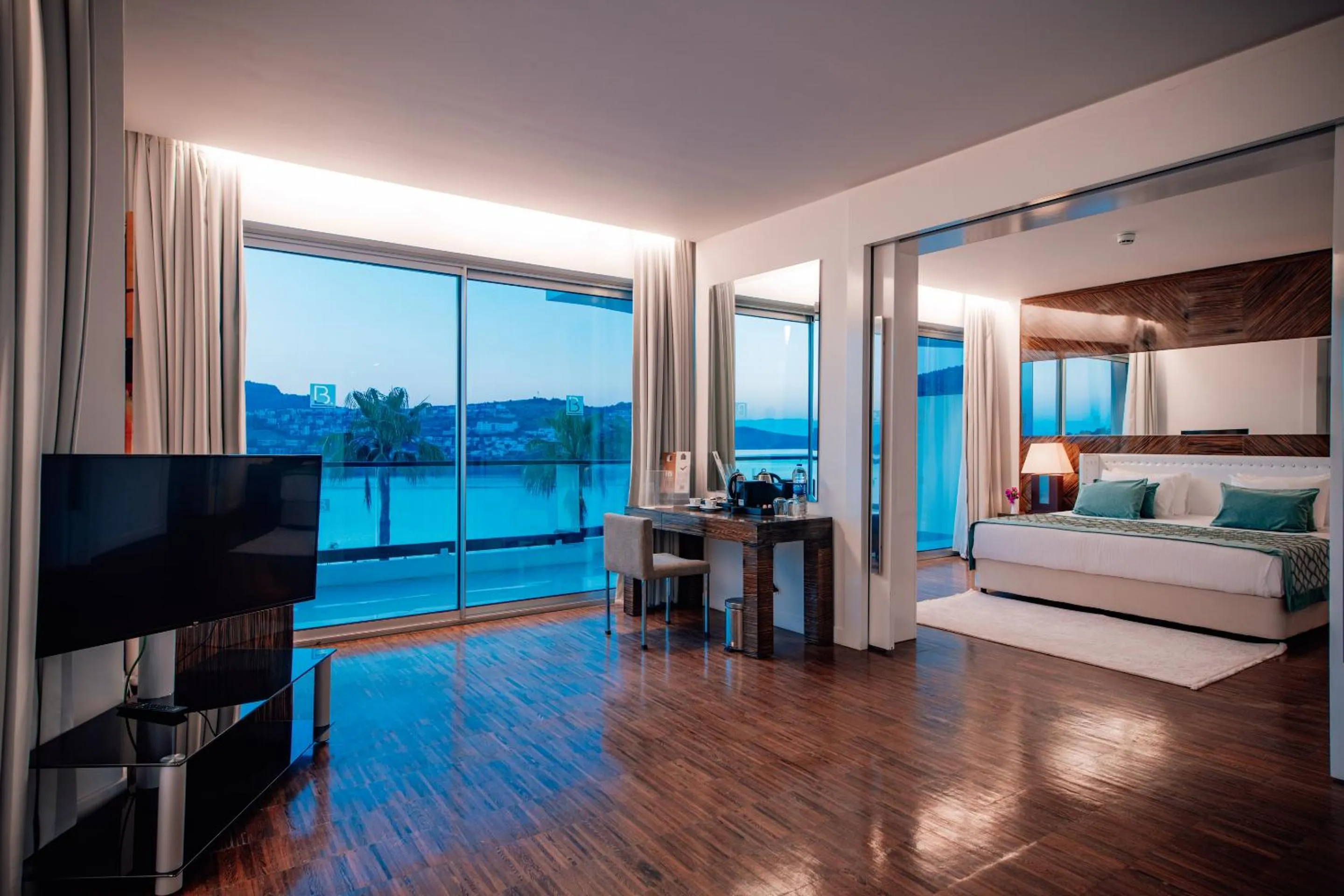 Suite with Hot Tub in Baia Bodrum Hotel