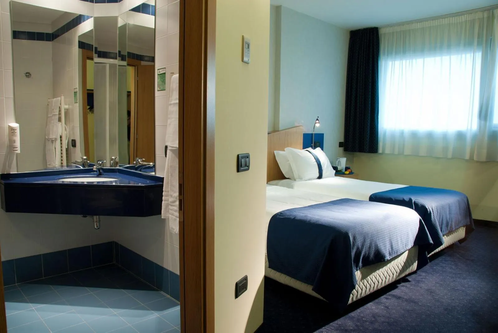 Photo of the whole room, Bed in Hotel Mastai