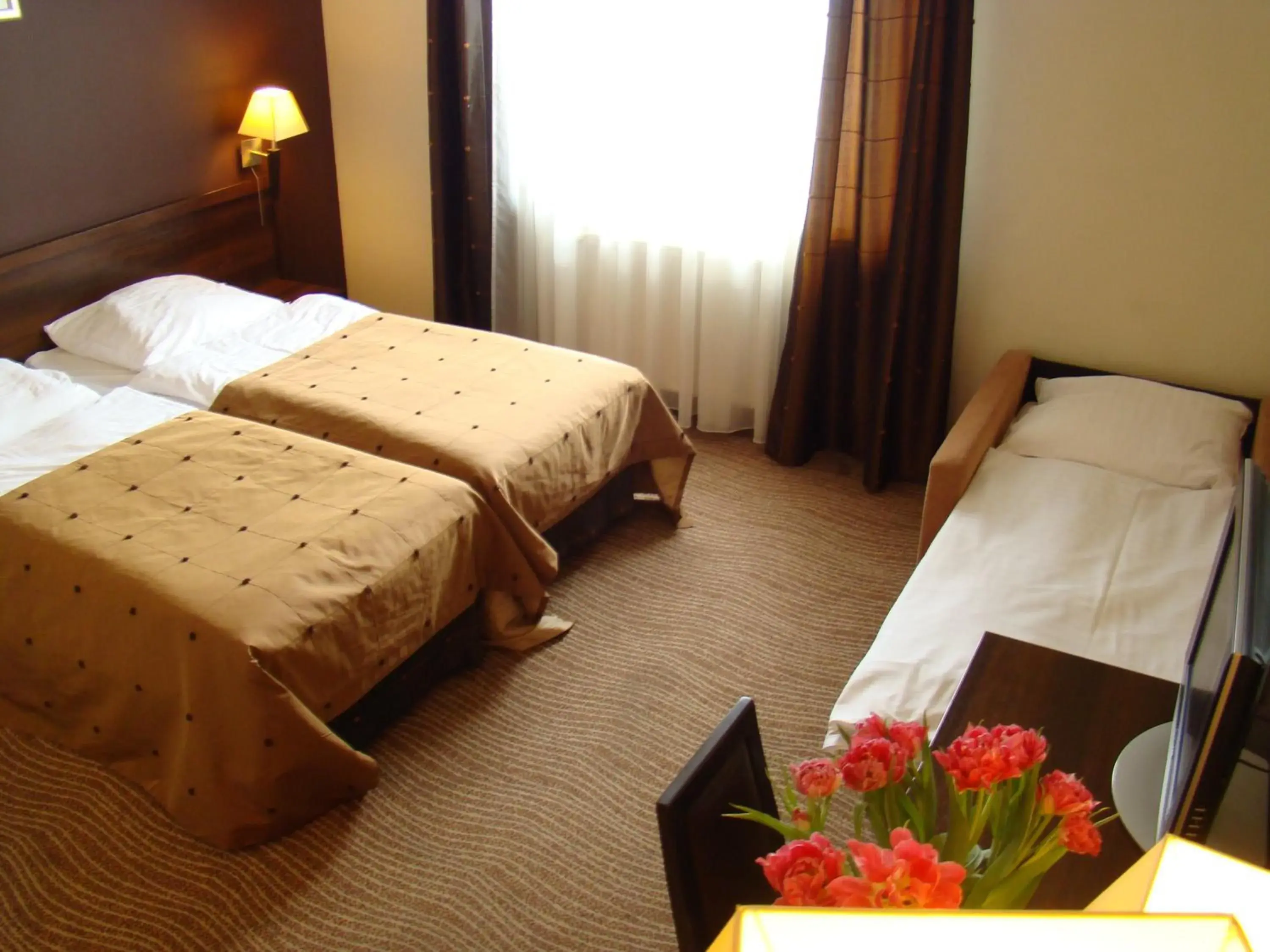Triple Room in Hotel Azalia & Spa Triple Room in Hotel Azalia & Spa