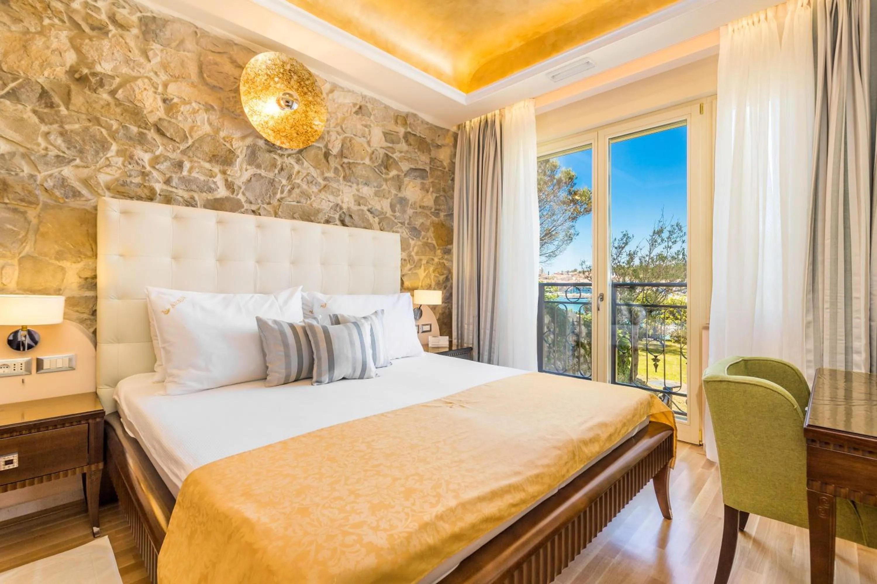 Bedroom, Bed in Villas Arbia - Margita Deluxe Beach Hotel