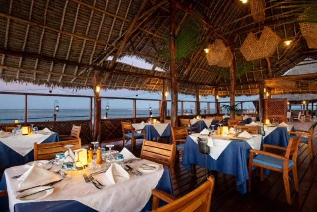 Restaurant/places to eat in Hotel Club Dongwe