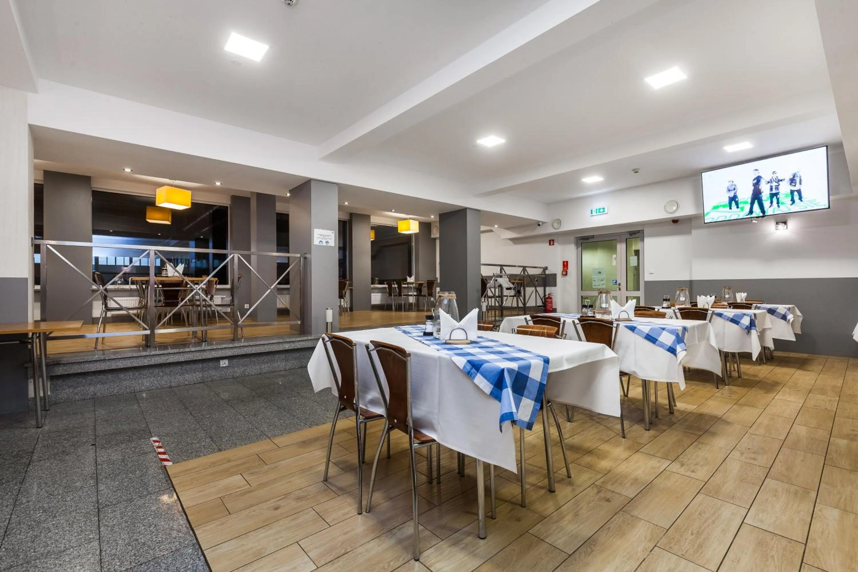 Restaurant/places to eat in Hotel Olivia