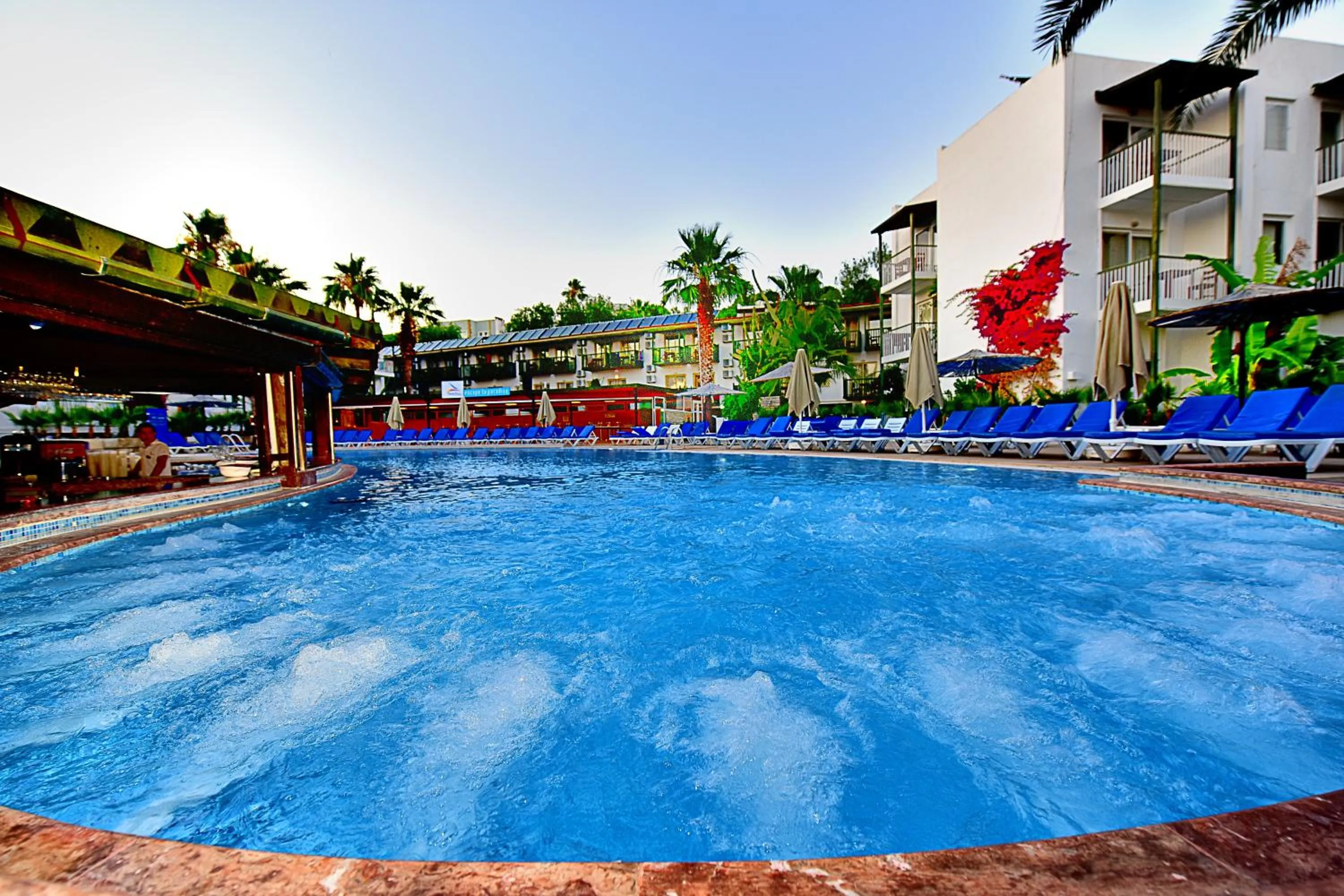 Swimming pool in Parkim Ayaz Hotel