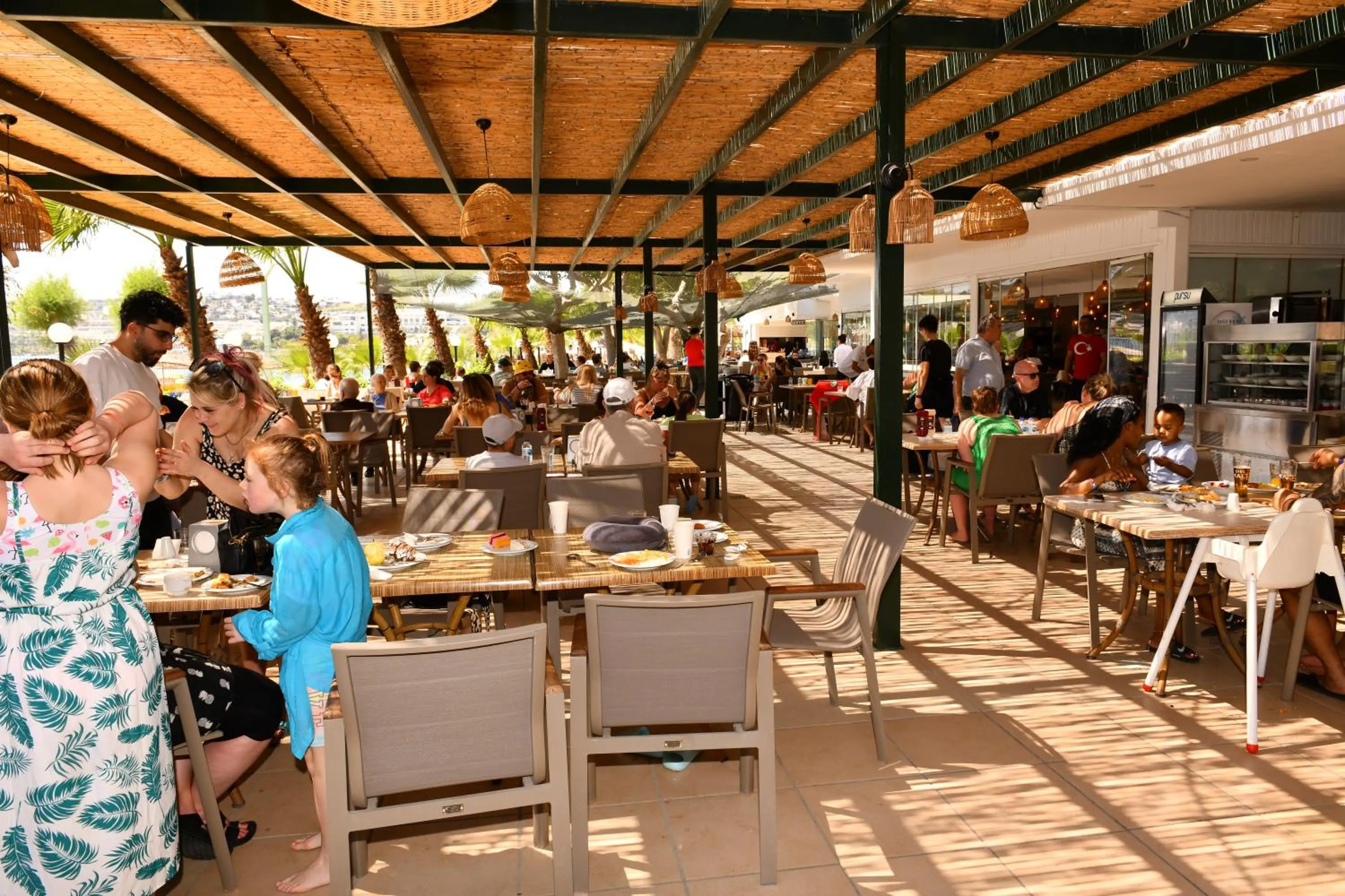 Restaurant/places to eat in Parkim Ayaz Hotel