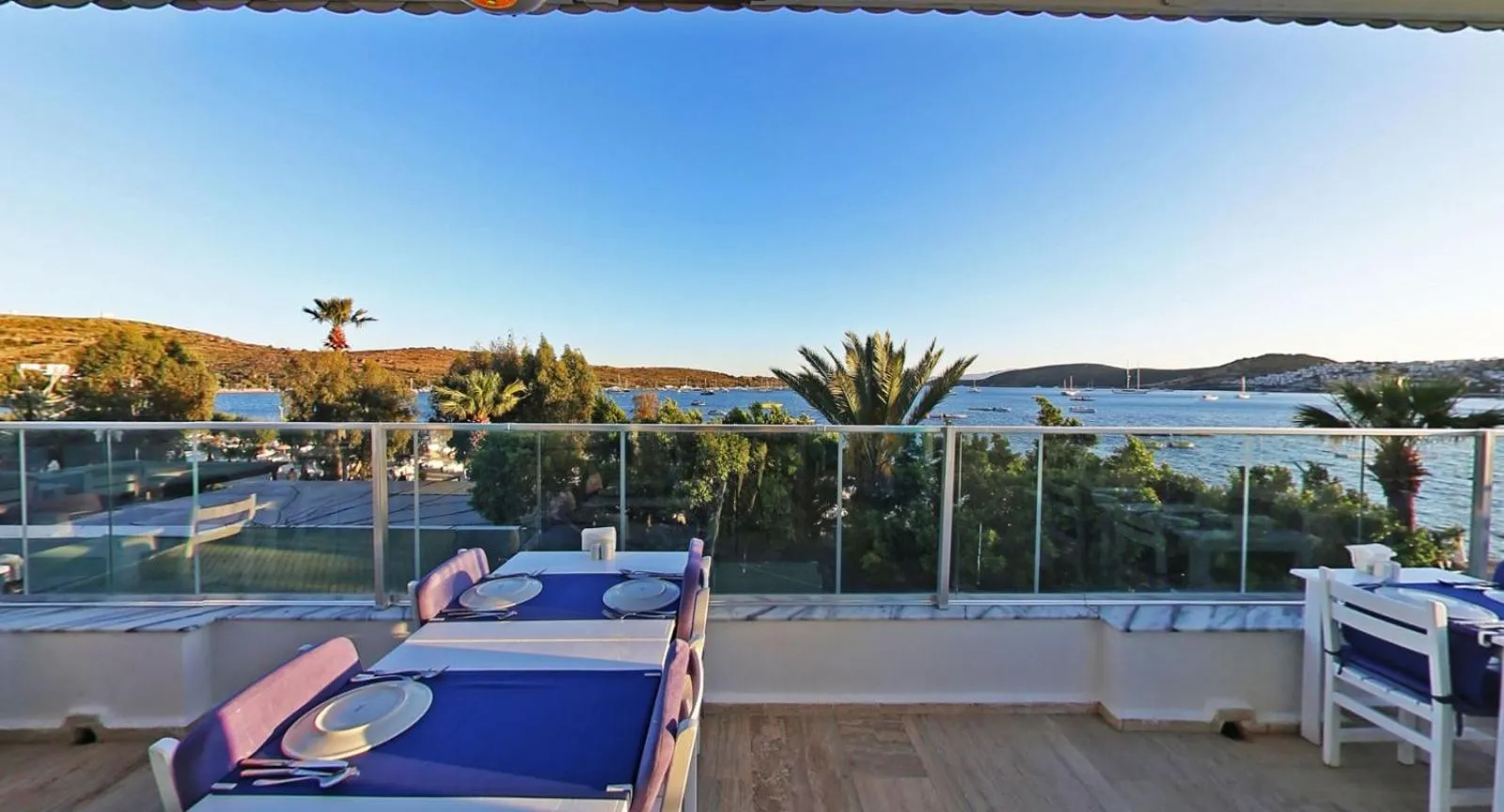 Restaurant/places to eat in Parkim Ayaz Hotel