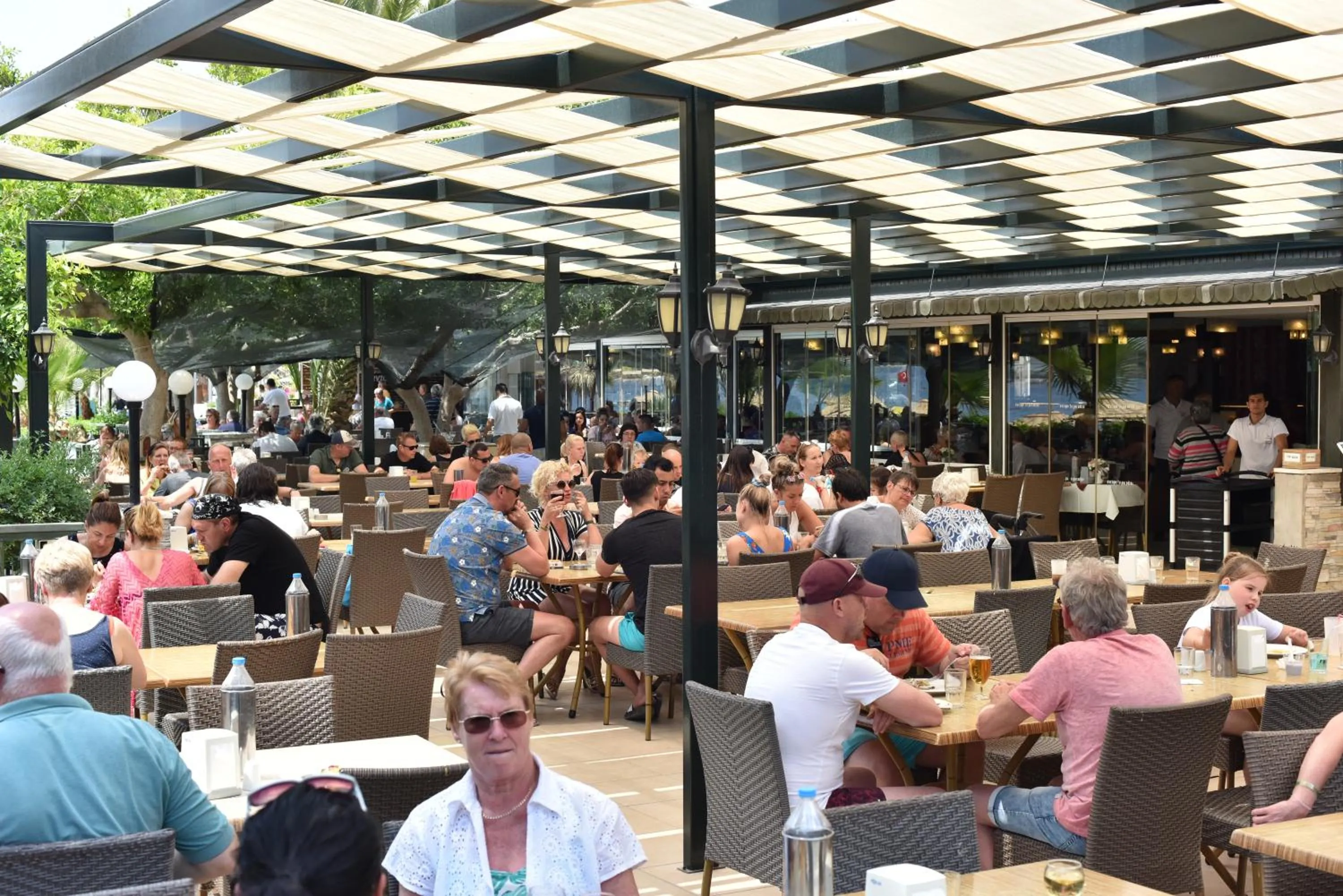 Restaurant/places to eat in Parkim Ayaz Hotel