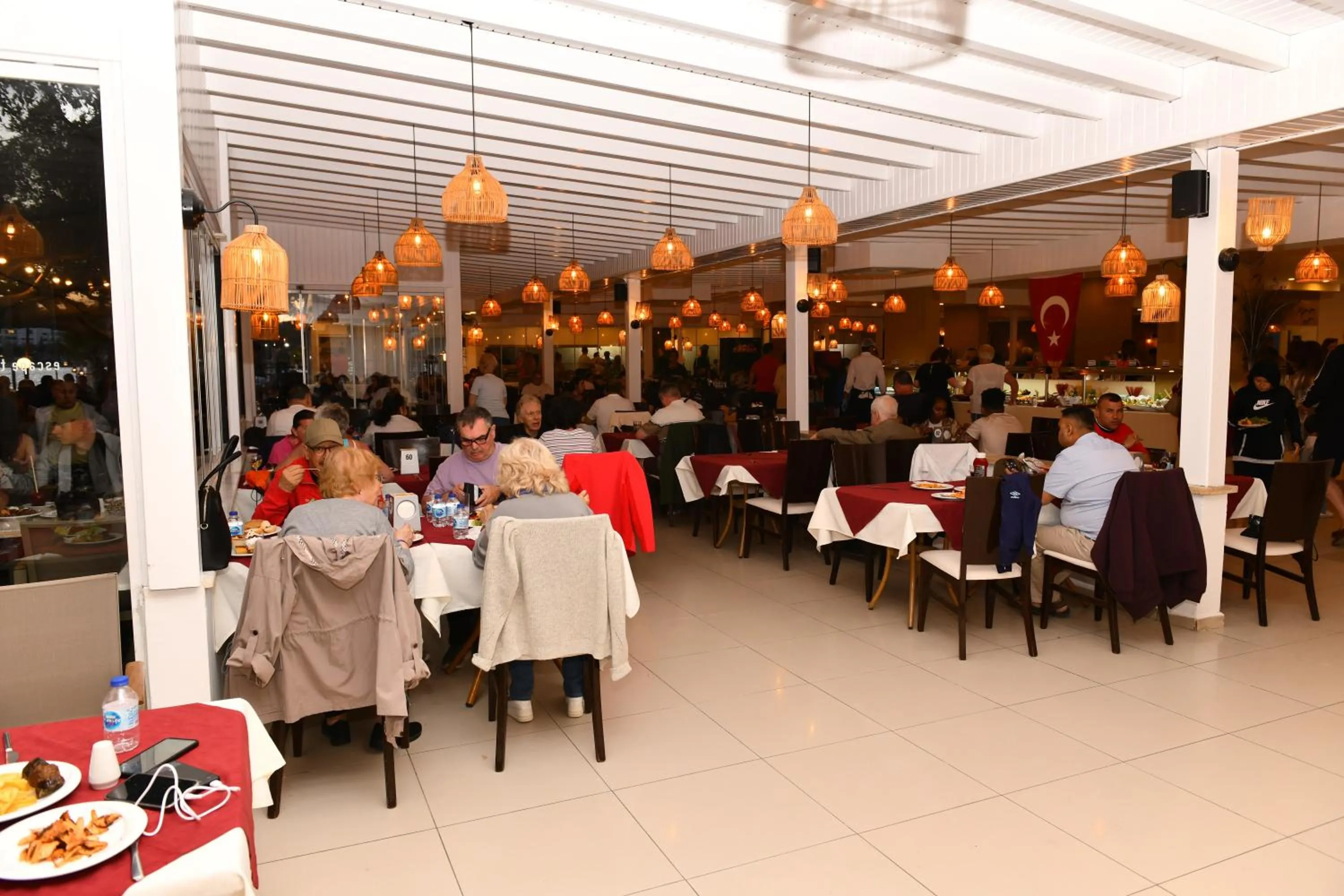 Restaurant/places to eat in Parkim Ayaz Hotel