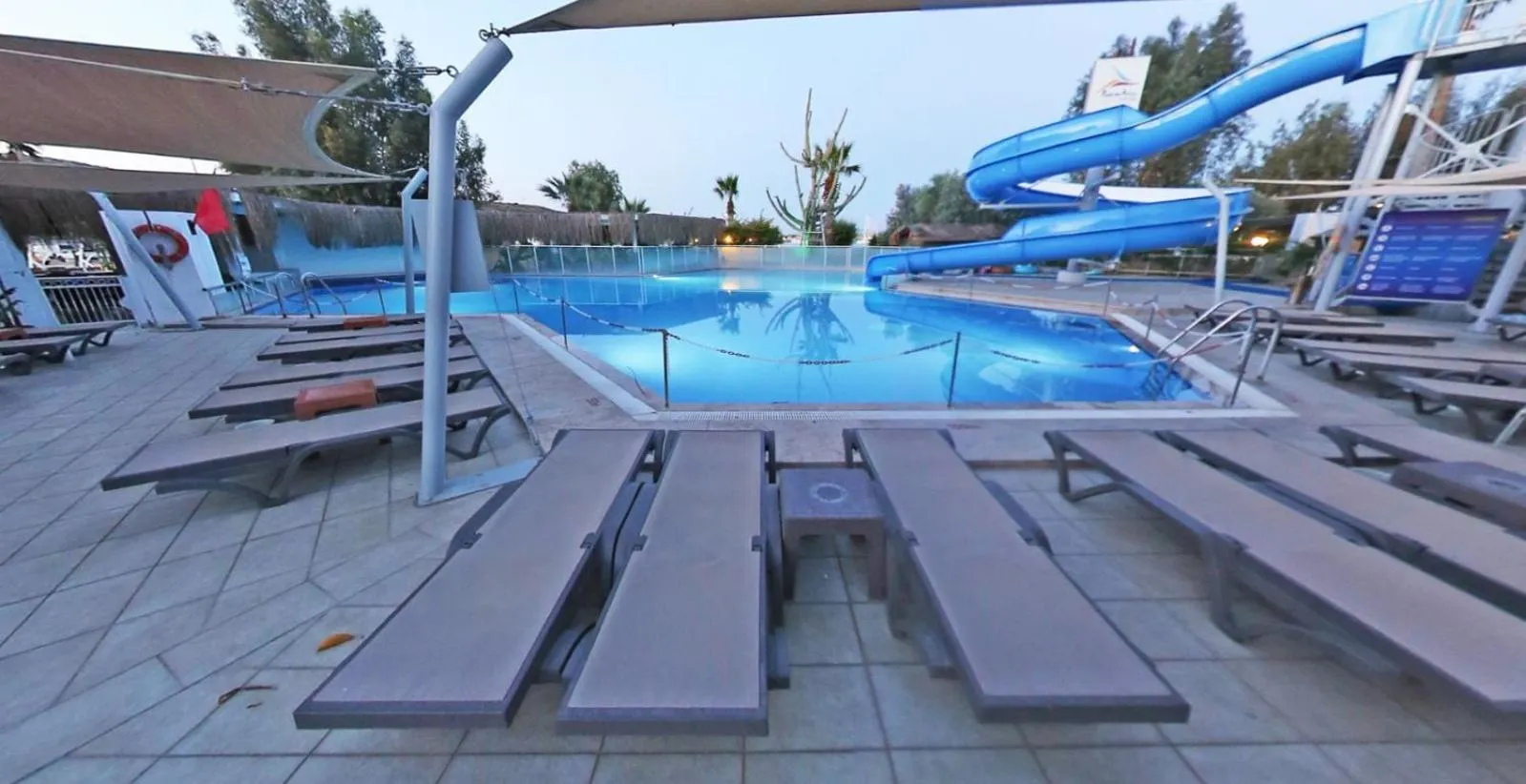 Swimming pool in Parkim Ayaz Hotel