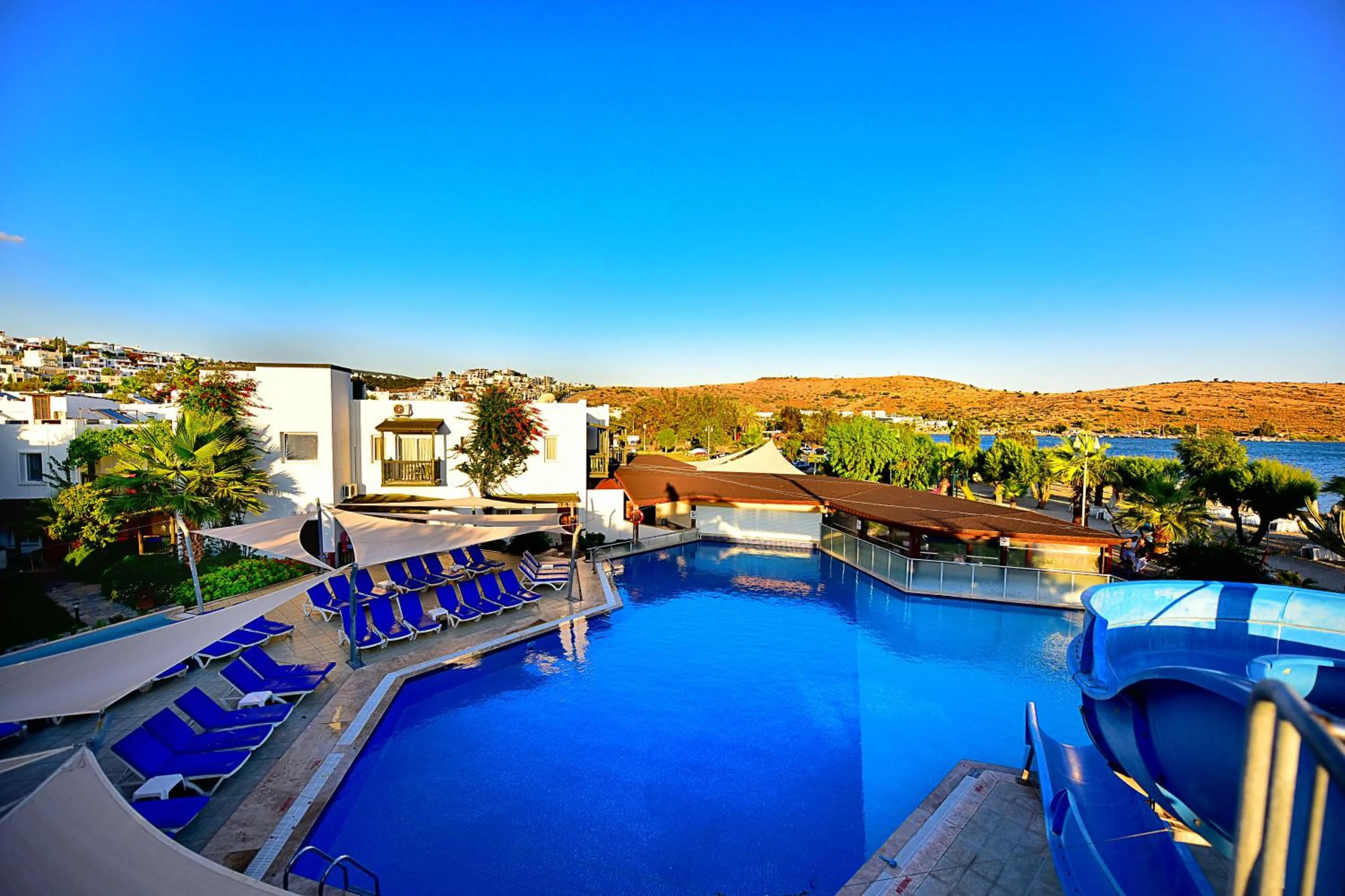 Pool view in Parkim Ayaz Hotel