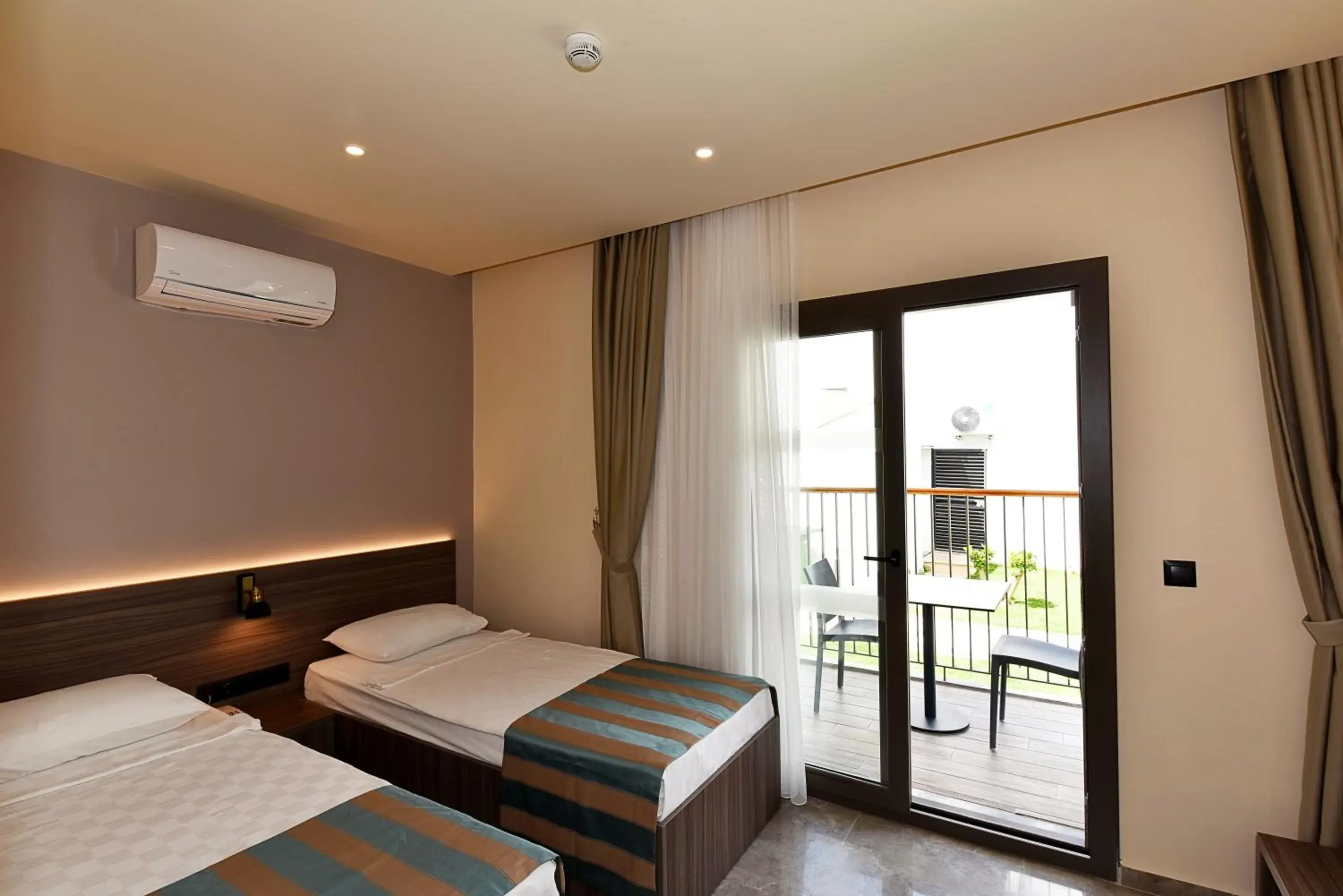 Photo of the whole room, Bed in Parkim Ayaz Hotel Photo of the whole room, Bed in Parkim Ayaz Hotel