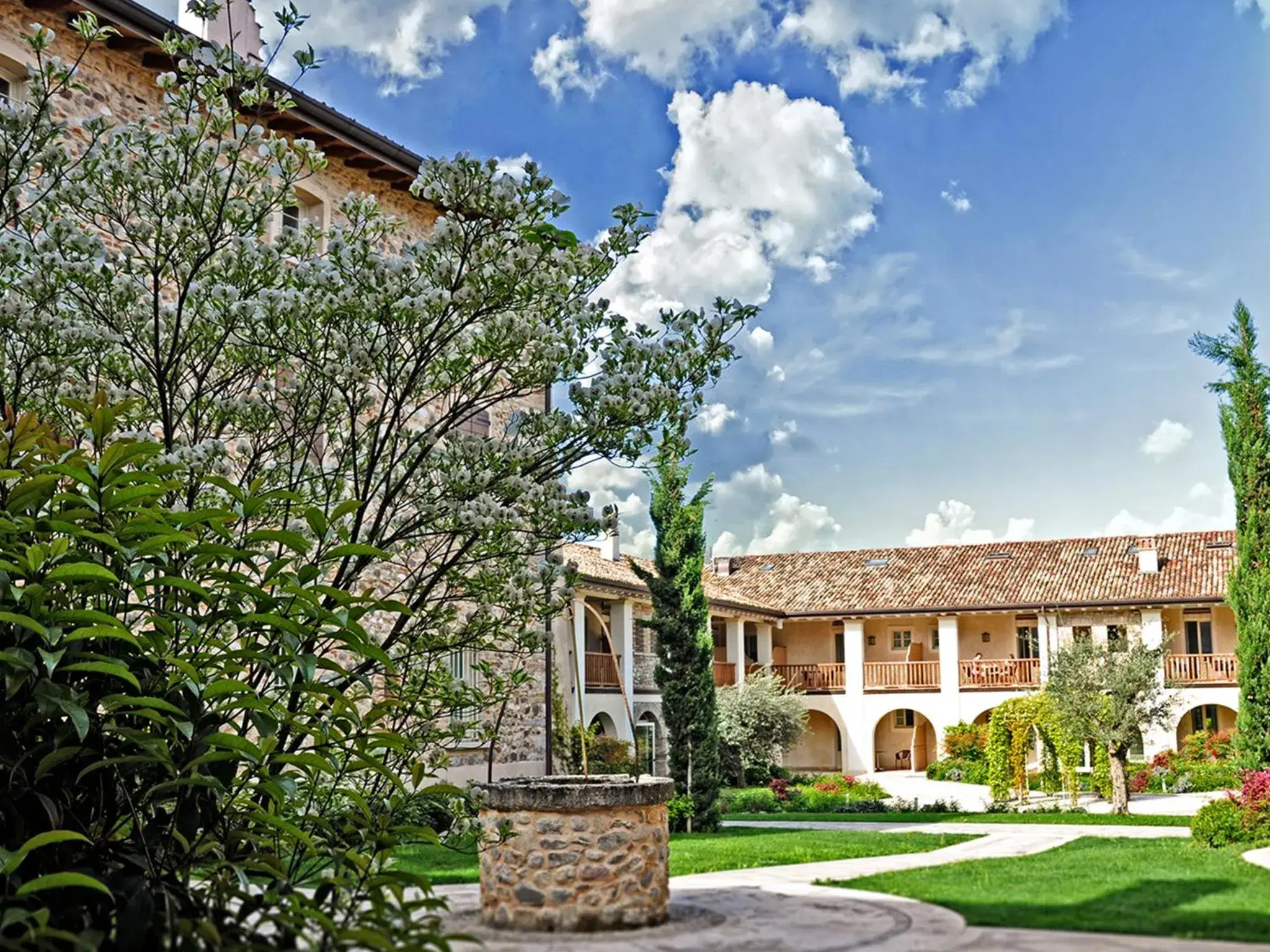 Property building in Garda Hotel San Vigilio Golf Property building in Garda Hotel San Vigilio Golf